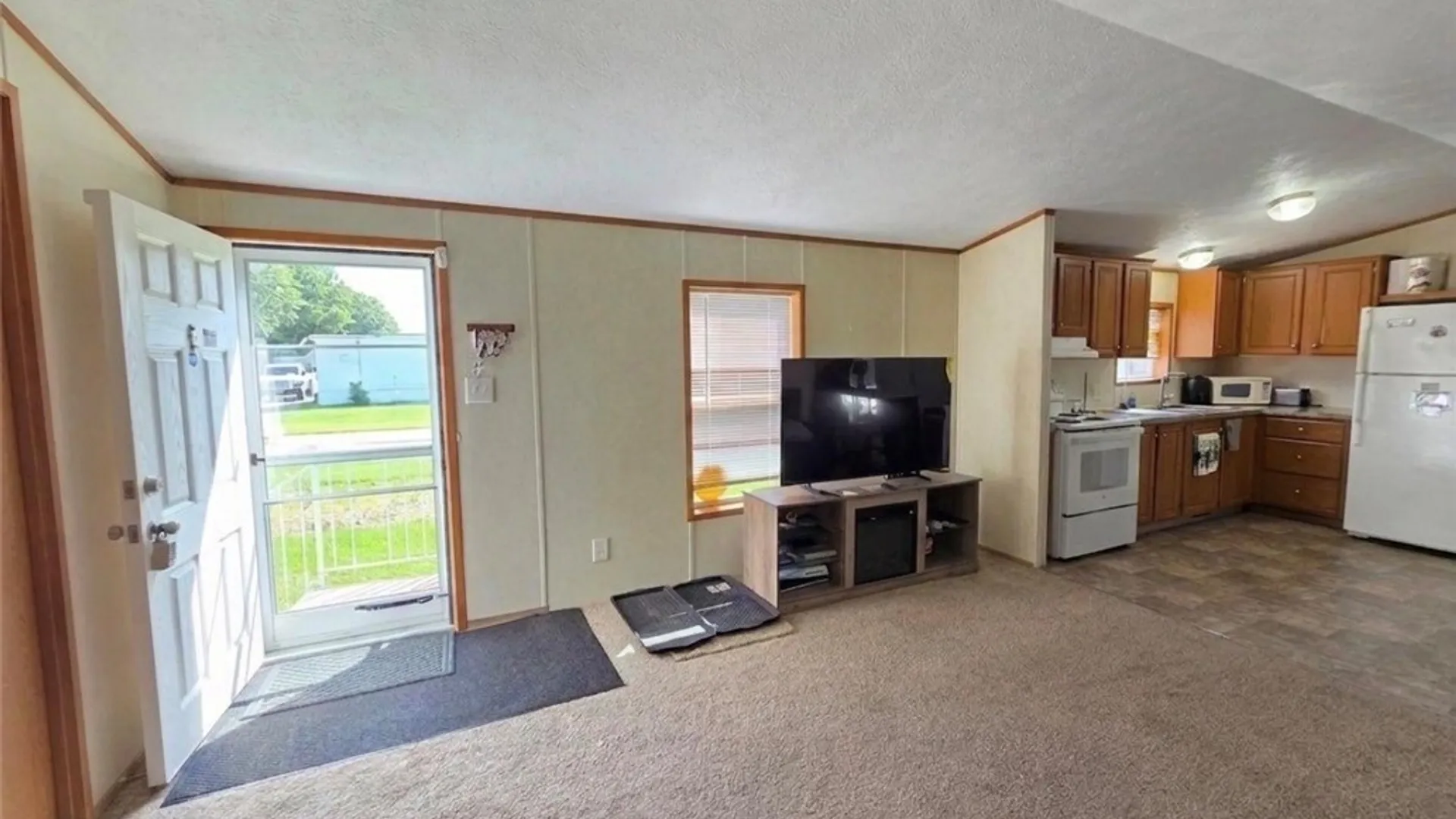 Property at 611 C Street, Niagara, NY 14304 5