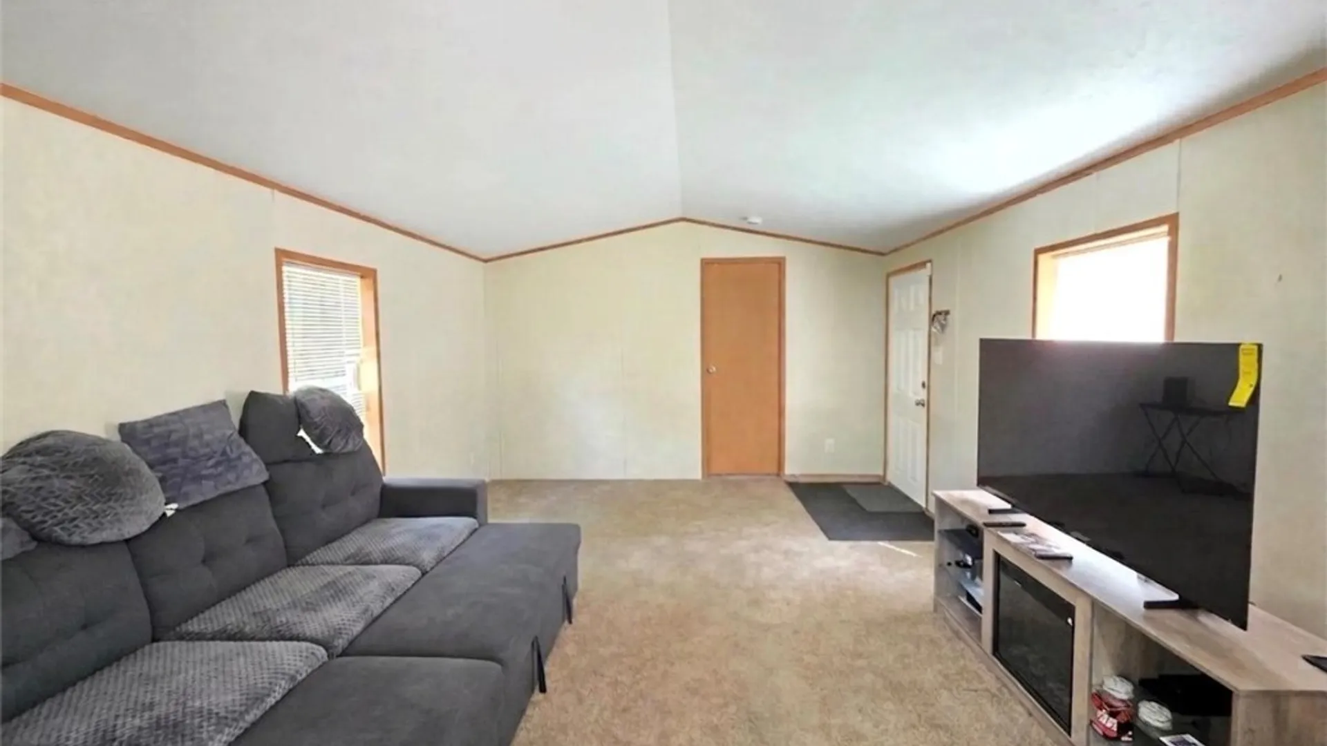 Property at 611 C Street, Niagara, NY 14304 6