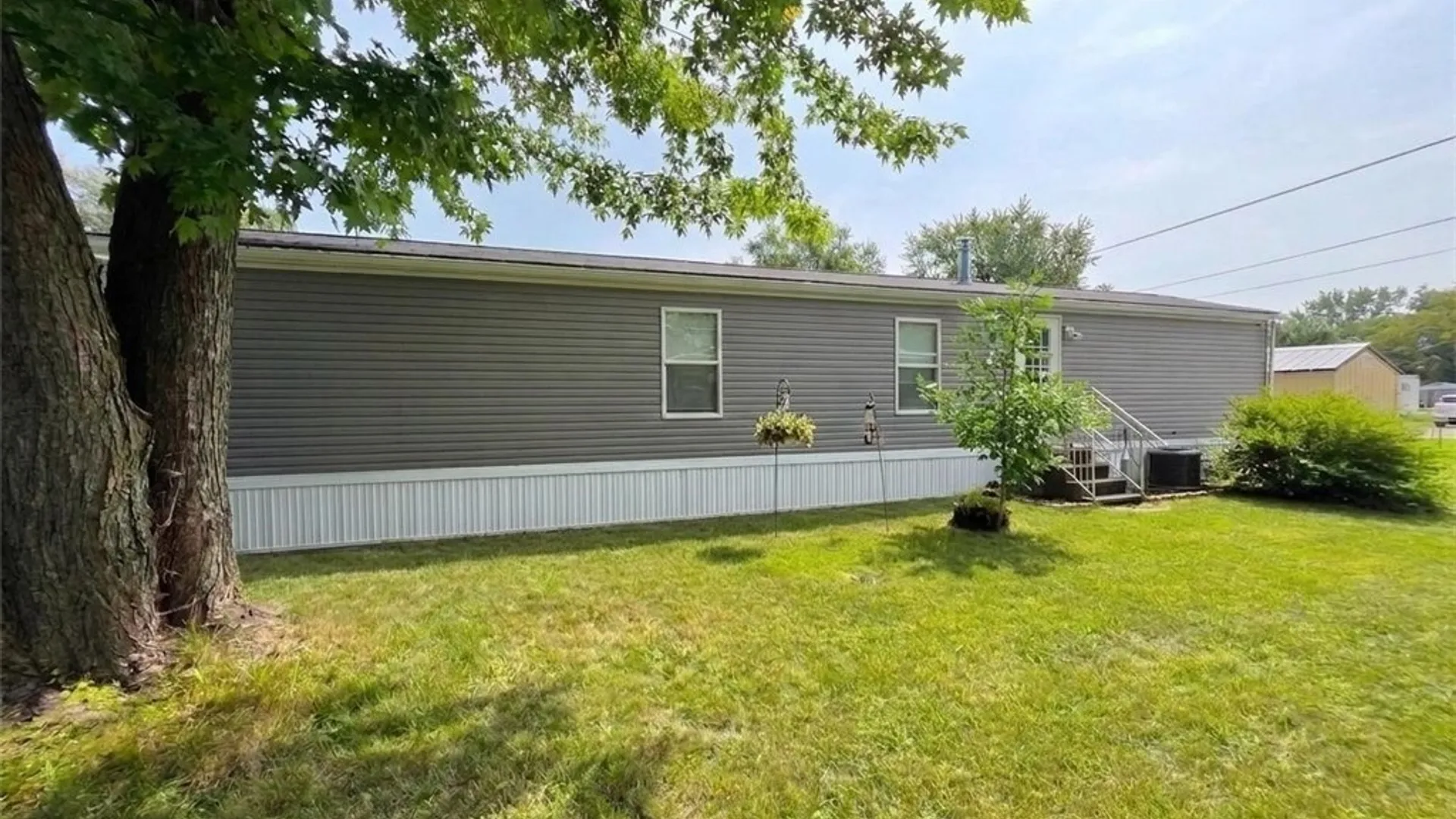 Property at 611 C Street, Niagara, NY 14304 4