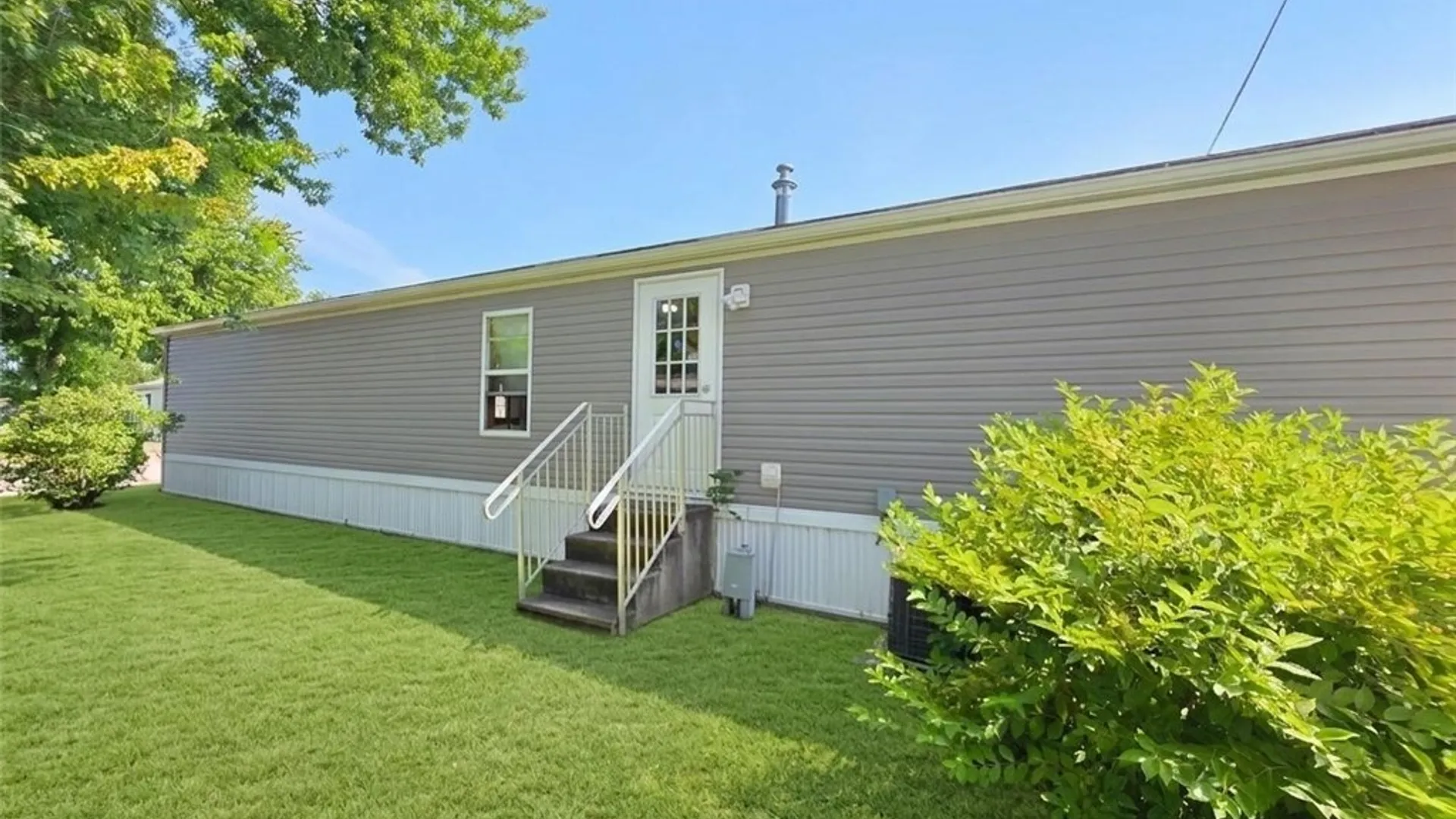 Property at 611 C Street, Niagara, NY 14304 3