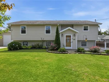 Property at 6525 Woodside Place, Niagara, NY 14304