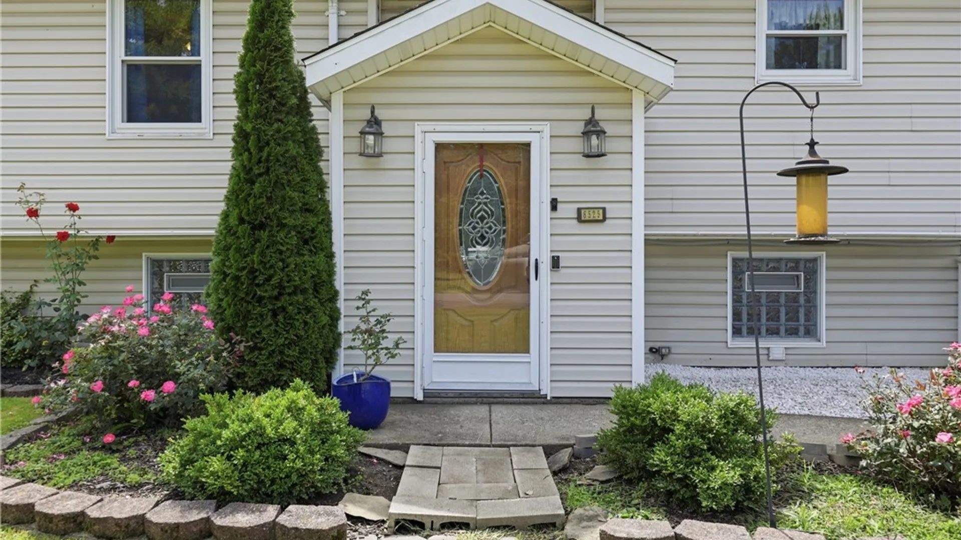 Property at 6525 Woodside Place, Niagara, NY 14304 3