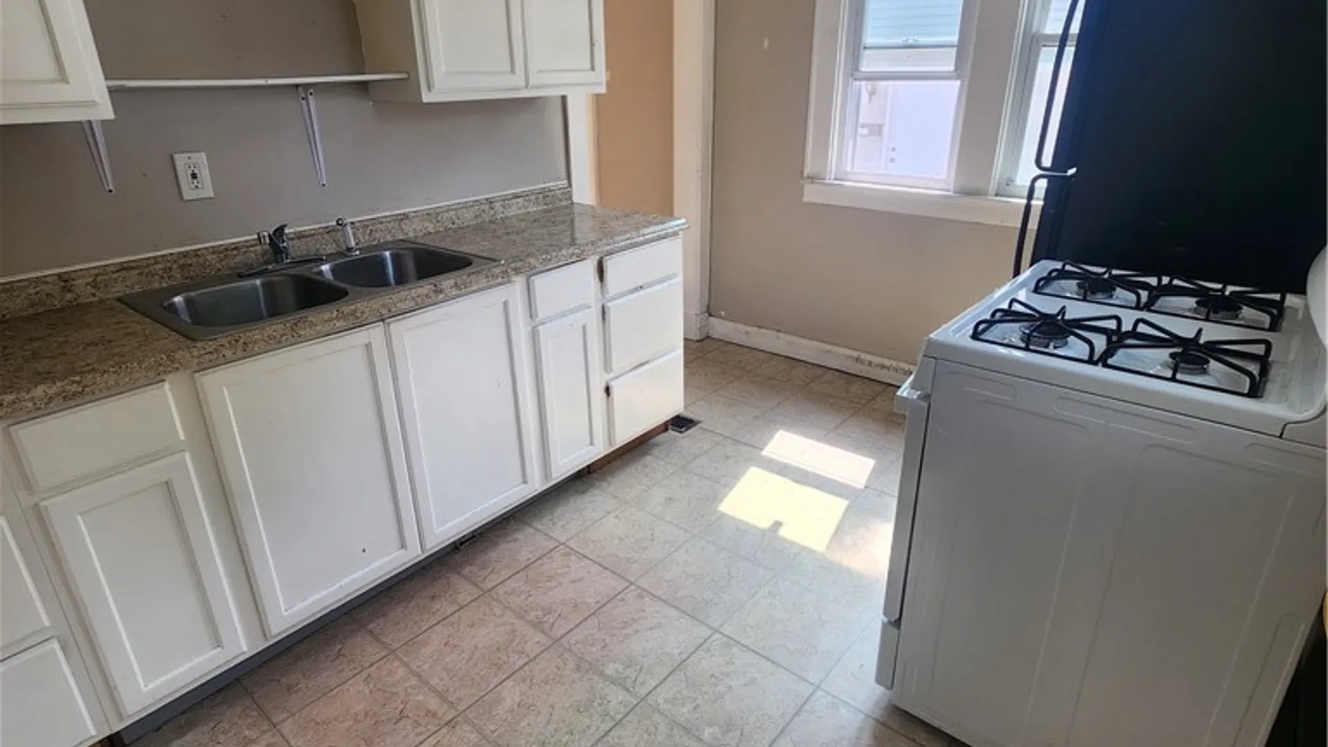 Property at 337 Roxford Road, Salina, NY 13208 9