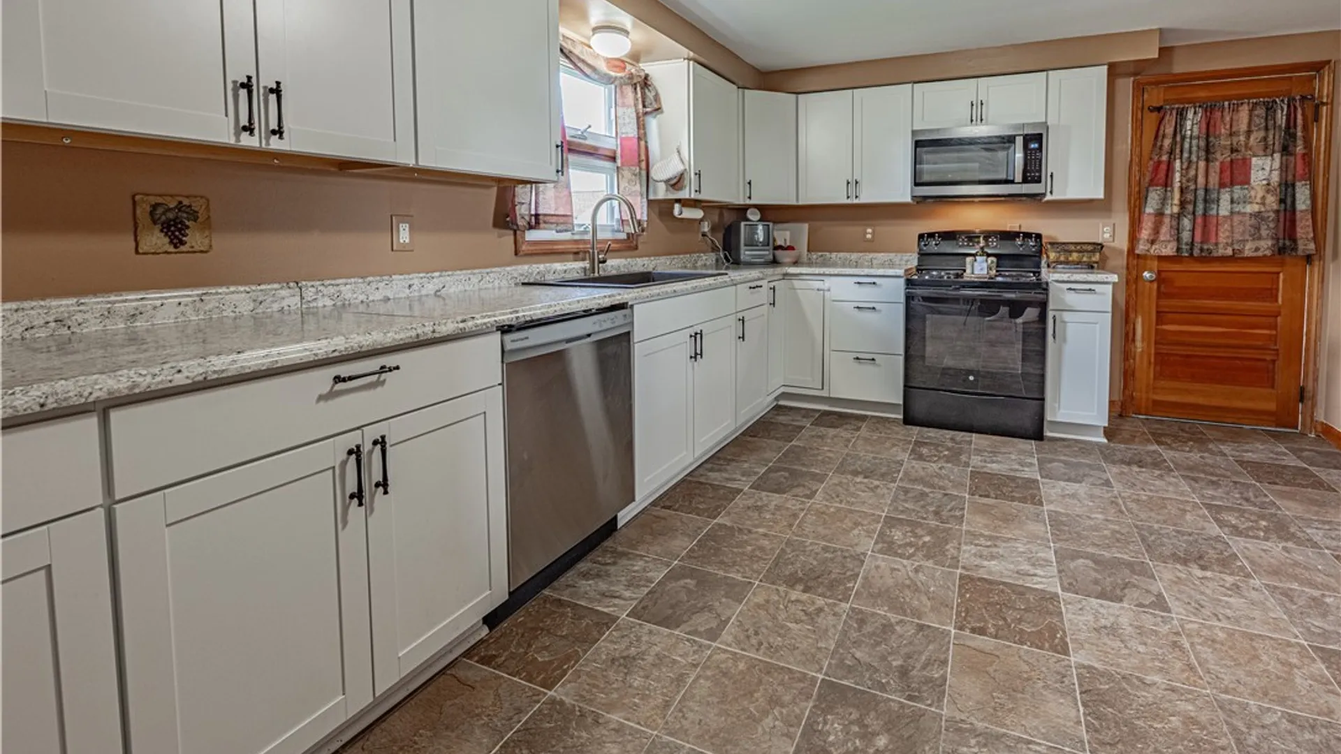 Property at 2981 Pearce Road, Wheatfield, NY 14120 11