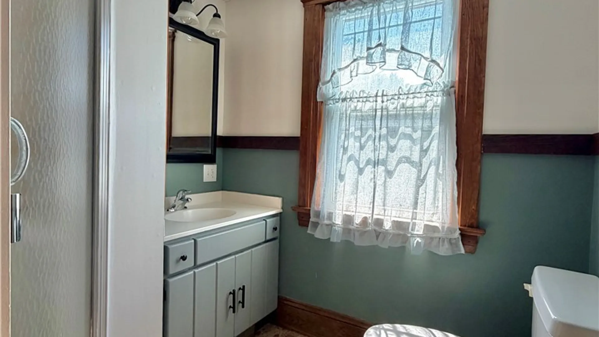 Property at 148 Franklin Street, Auburn, NY 13021 17