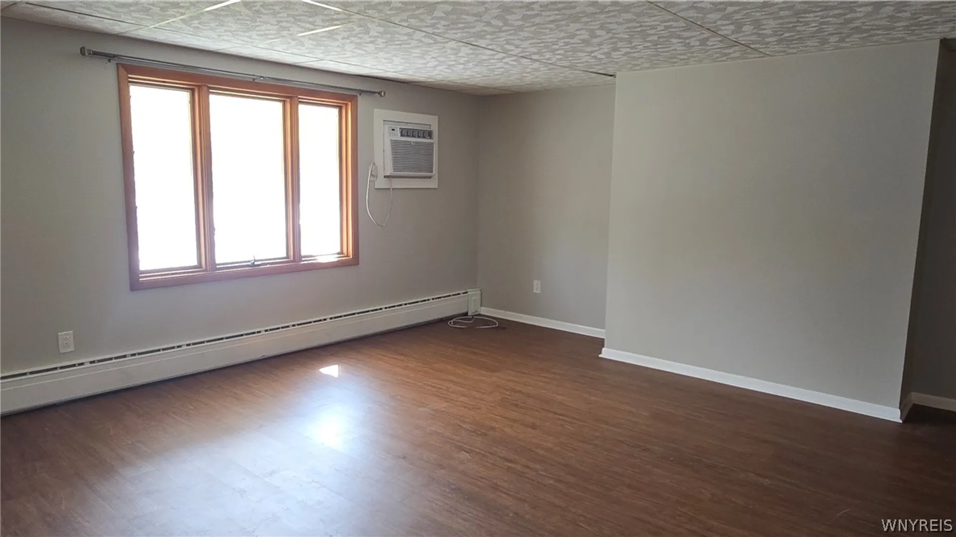 Property at 525 Huxley Drive, Cheektowaga, NY 14225 3
