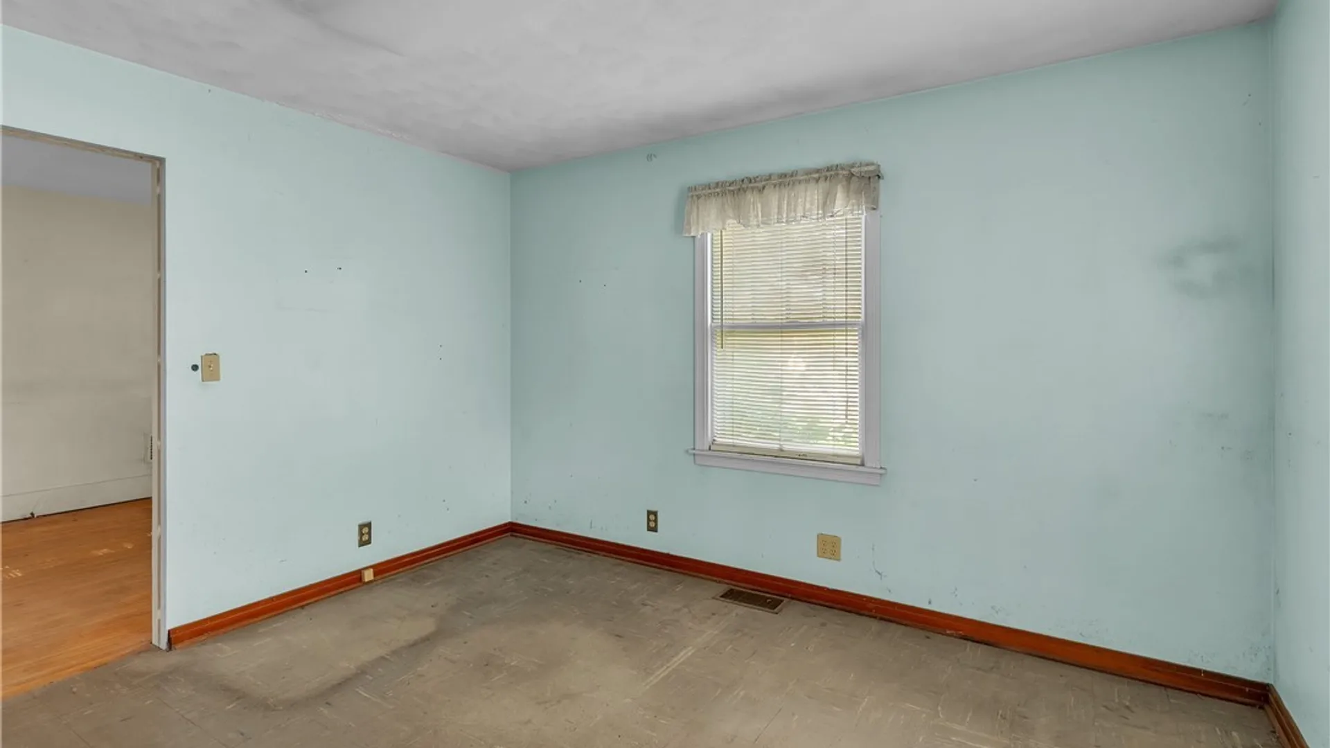 Property at 4113 Lake Avenue, Lockport Town, NY 14094 36