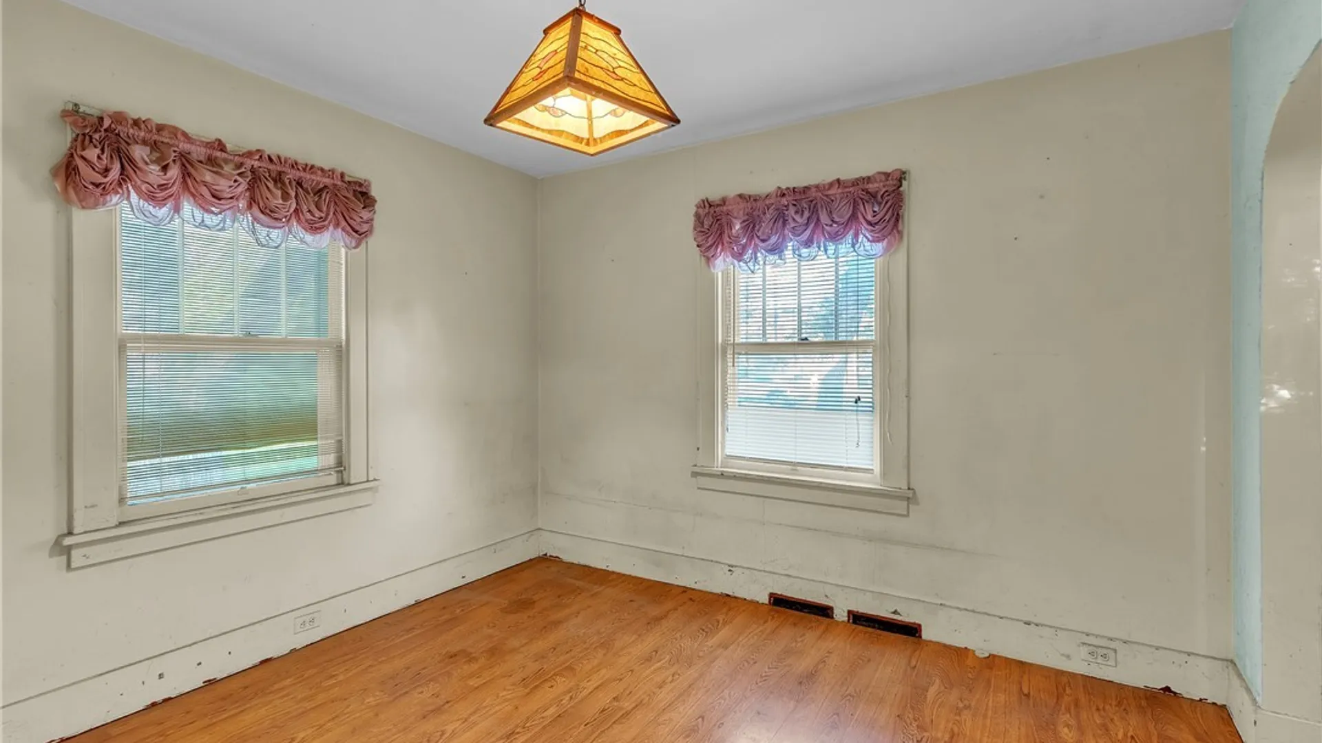 Property at 4113 Lake Avenue, Lockport Town, NY 14094 17