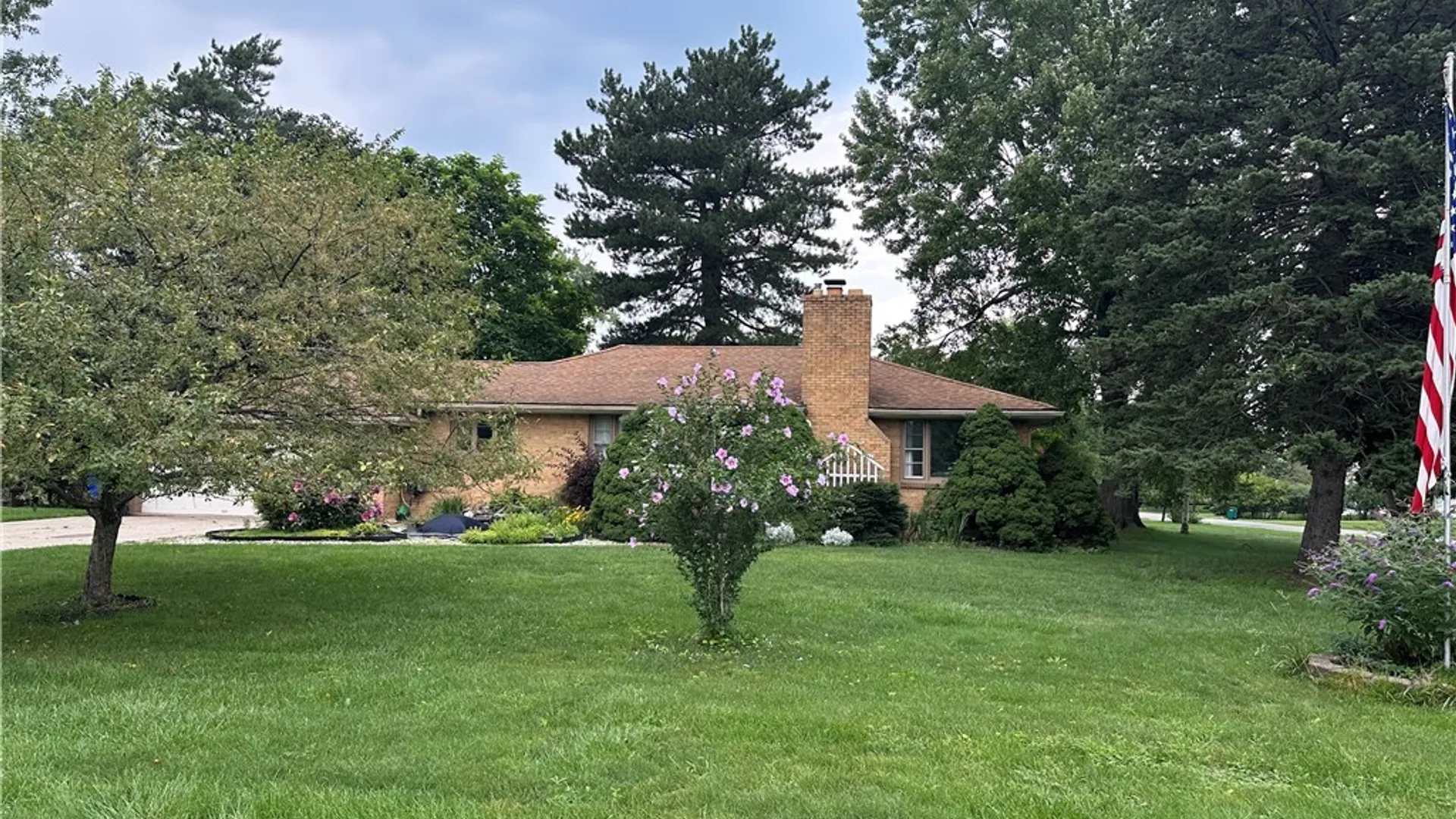 Property at 8340 Hirschwood Drive, Clarence, NY 14221 3