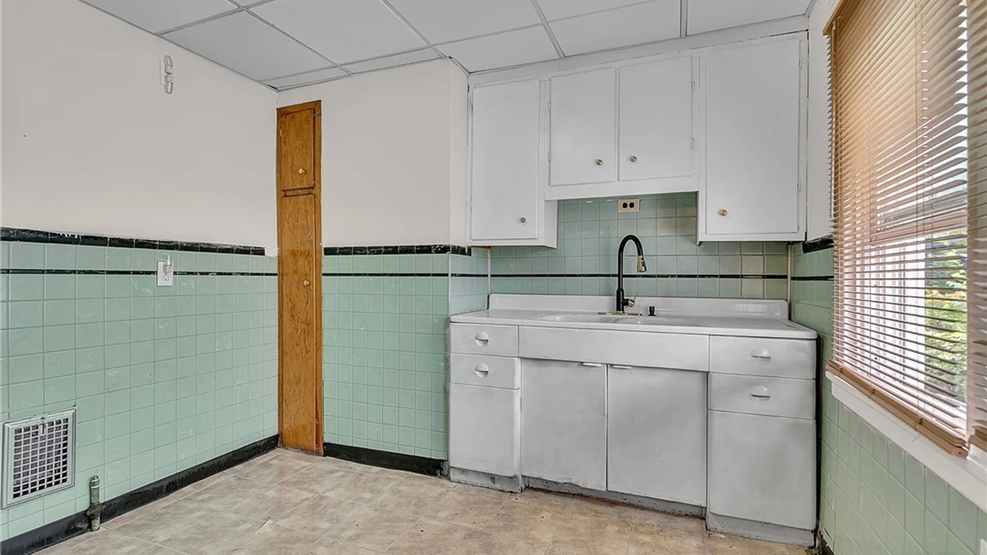 Property at 342 Shirley Avenue, Buffalo, NY 14215 8