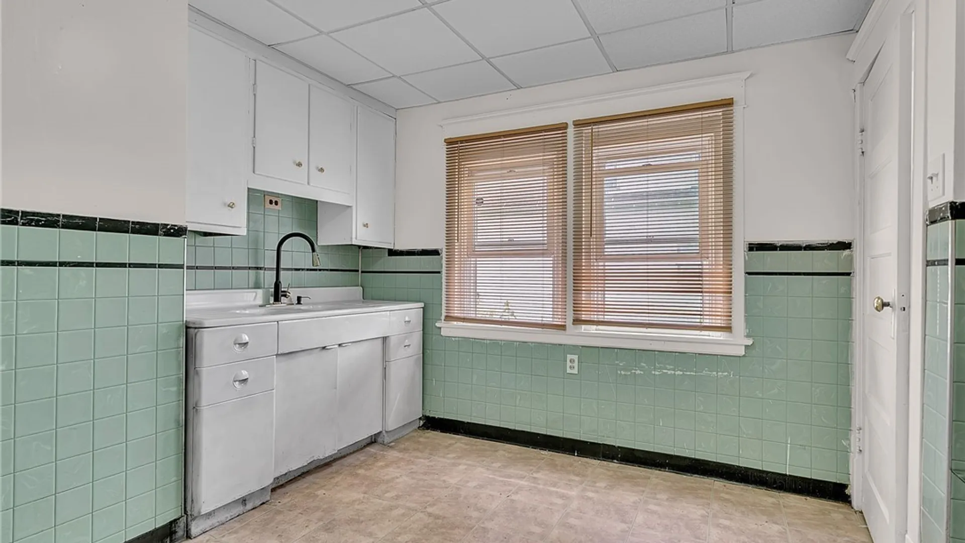 Property at 342 Shirley Avenue, Buffalo, NY 14215 9
