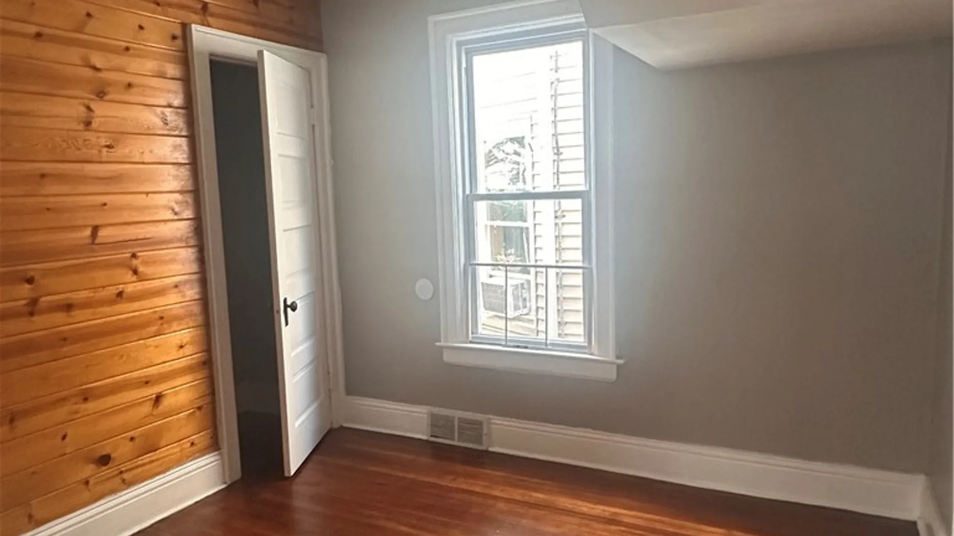 Property at 57 Riverside Avenue, Buffalo, NY 14207 4