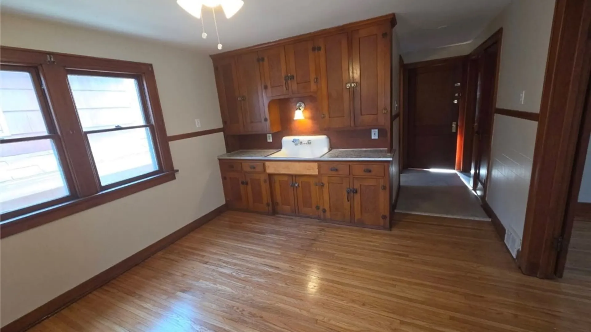 Property at 490 S Ogden Street, Buffalo, NY 14206 3