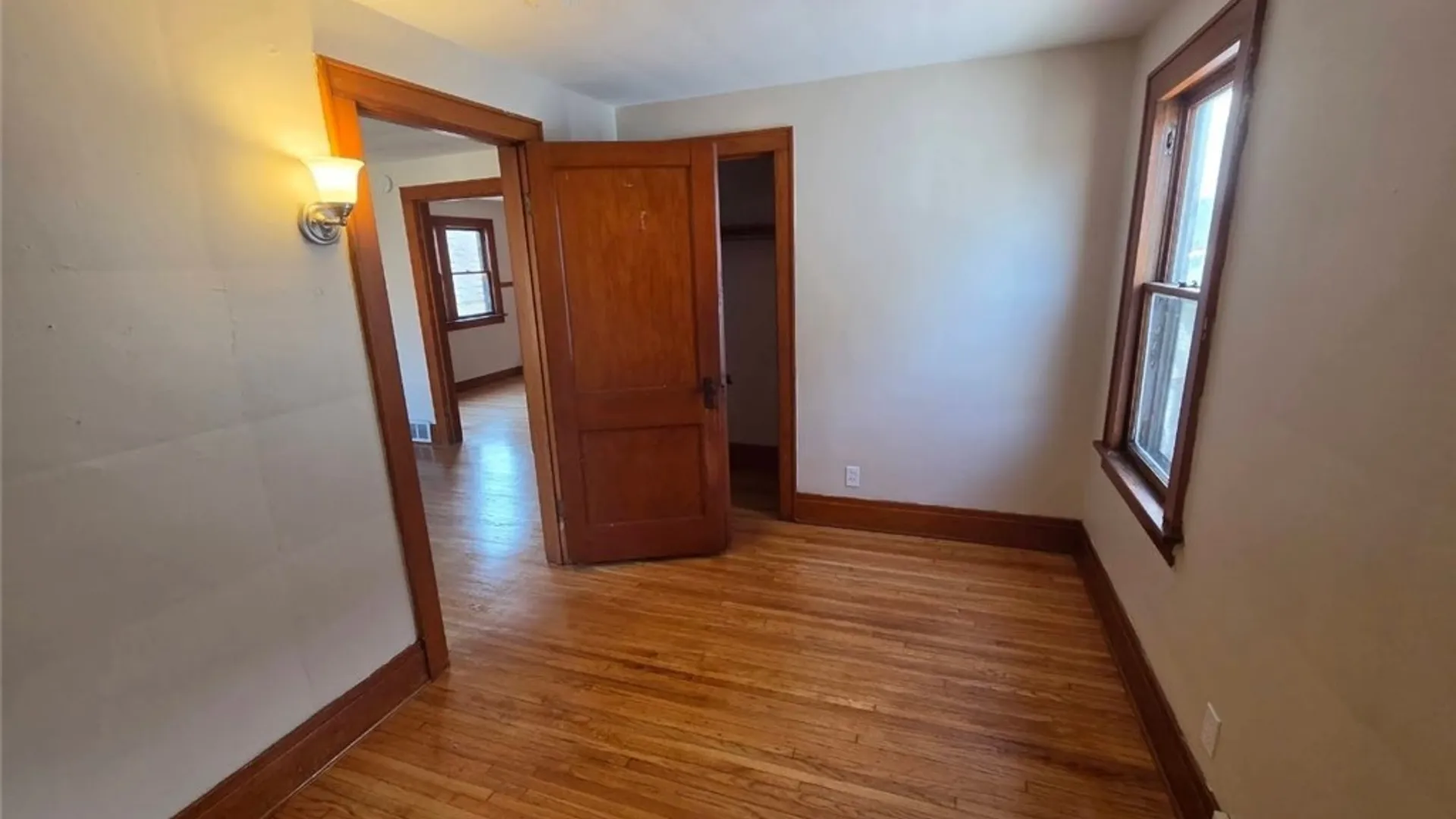 Property at 490 S Ogden Street, Buffalo, NY 14206 8