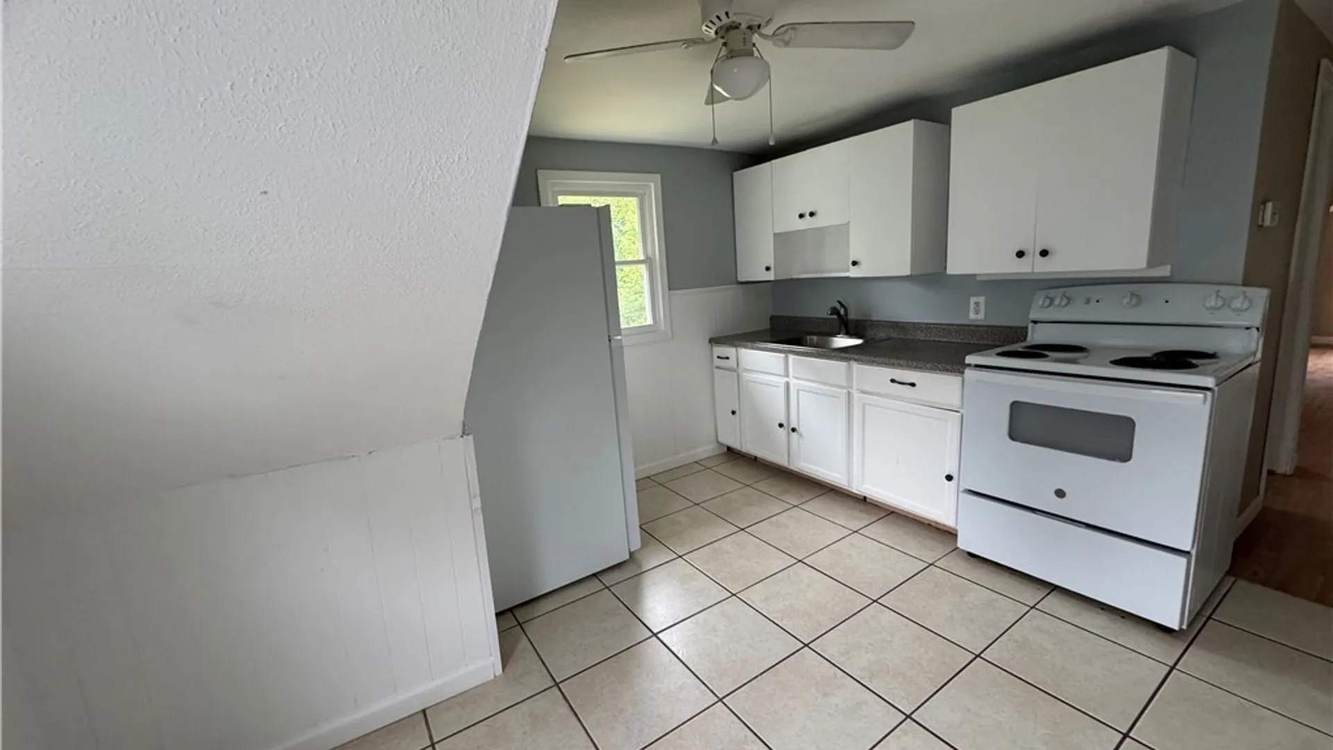 Property at 220 Roxann Avenue, Cicero, NY 13212 5