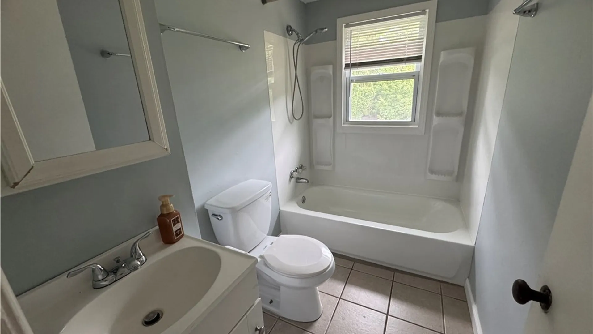 Property at 220 Roxann Avenue, Cicero, NY 13212 10