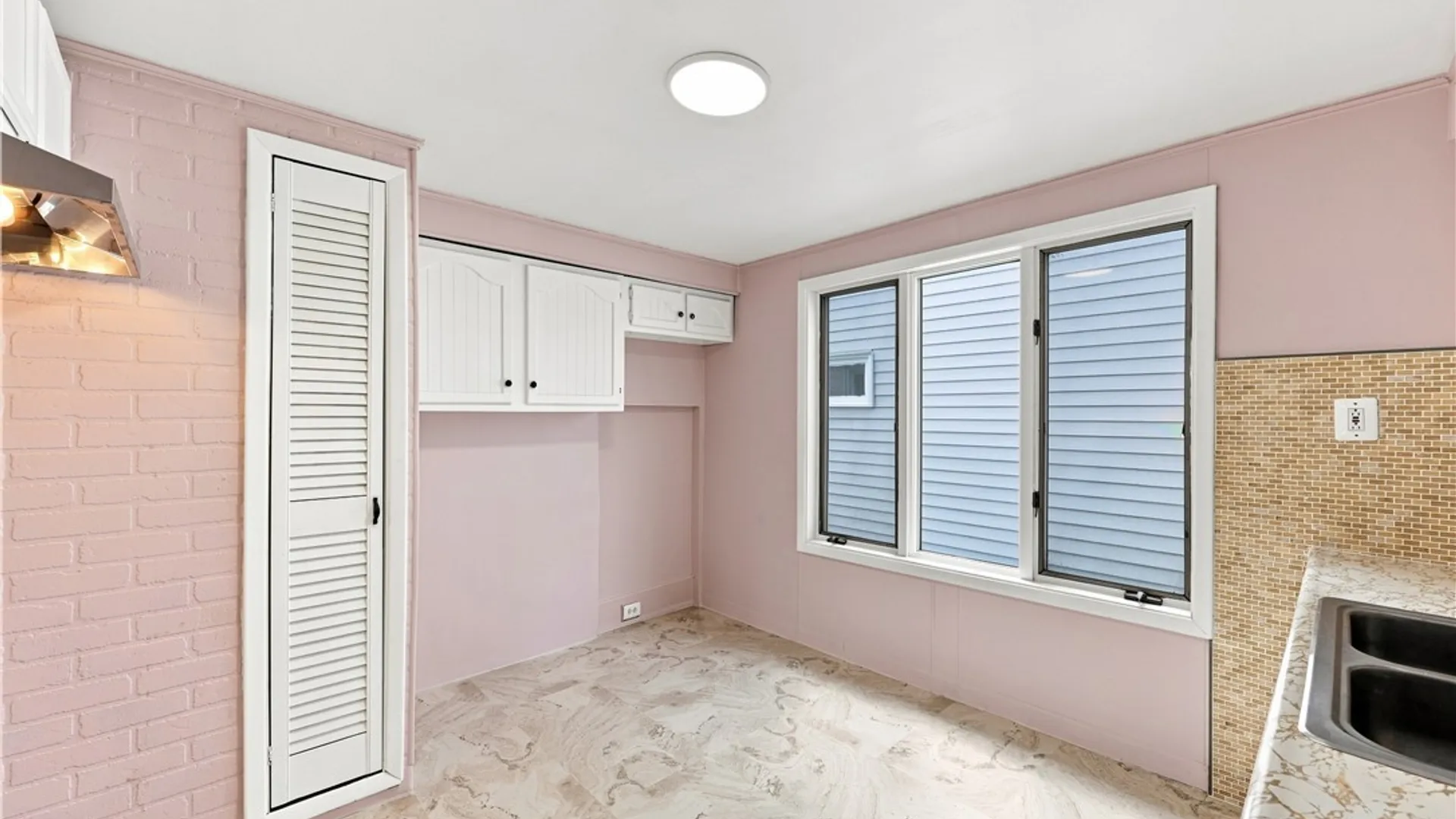 Property at 77 Harlem Road, West Seneca, NY 14224 15
