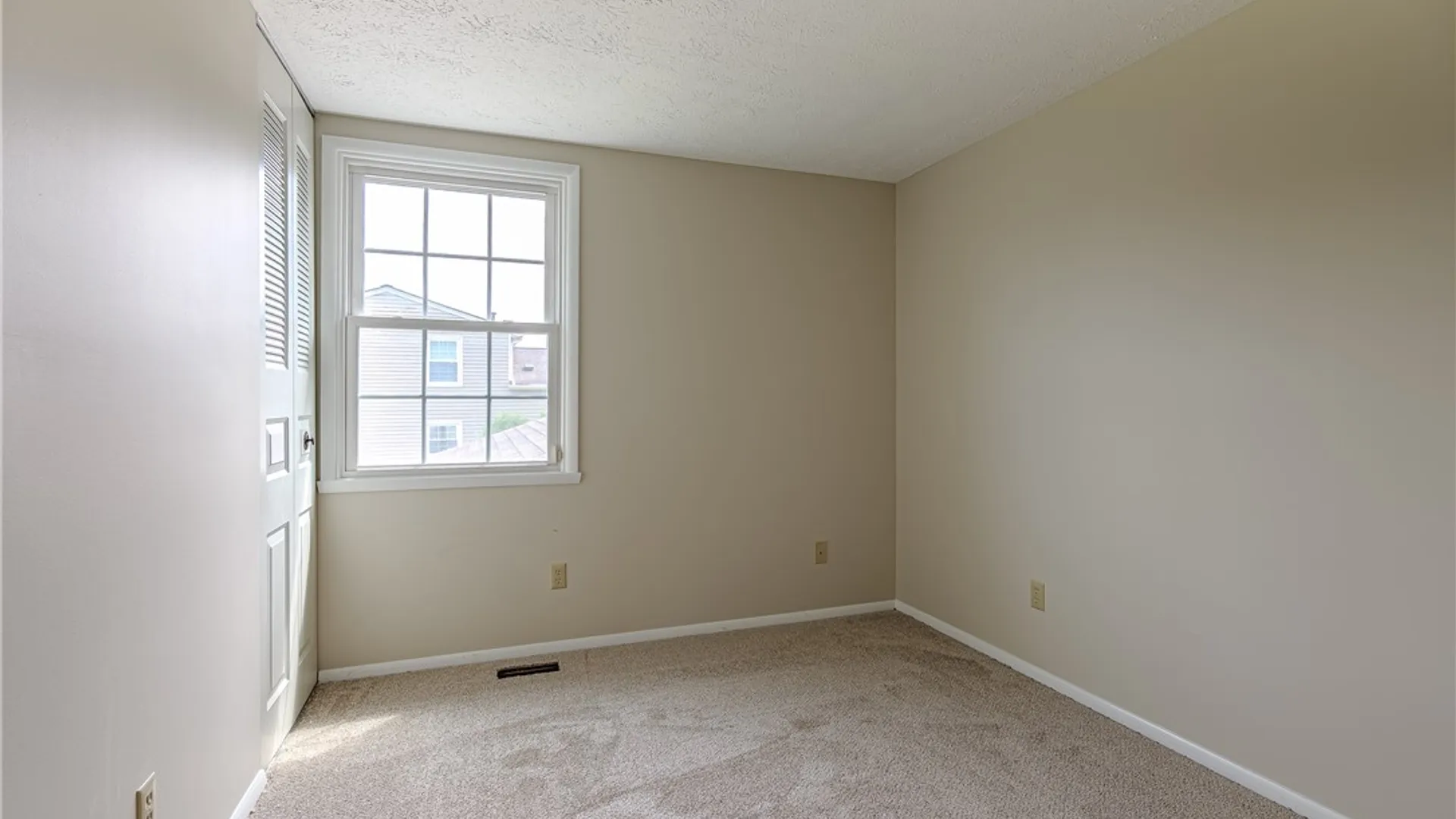 Property at 19 Yearling Drive, Henrietta, NY 14467 18