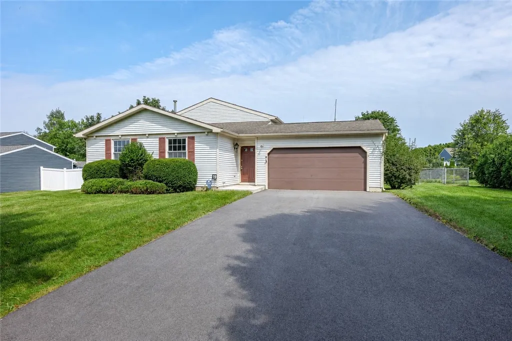 Property at 19 Yearling Drive, Henrietta, NY 14467