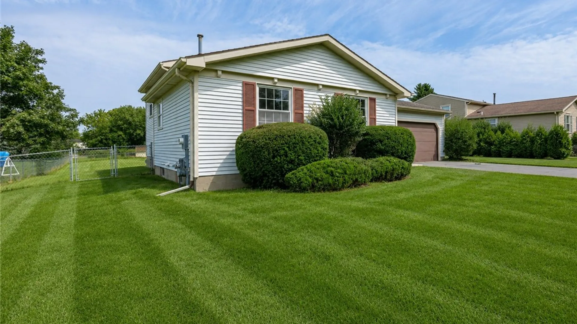 Property at 19 Yearling Drive, Henrietta, NY 14467 3