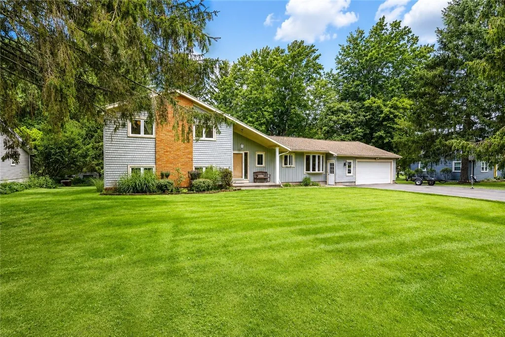 Property at 105 Merryhill Drive, Penfield, NY 14625
