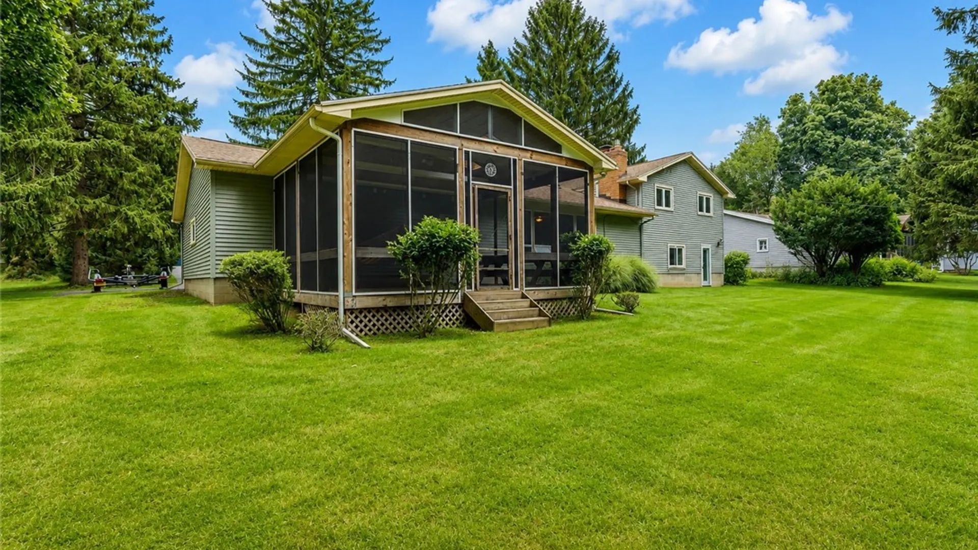 Property at 105 Merryhill Drive, Penfield, NY 14625 44