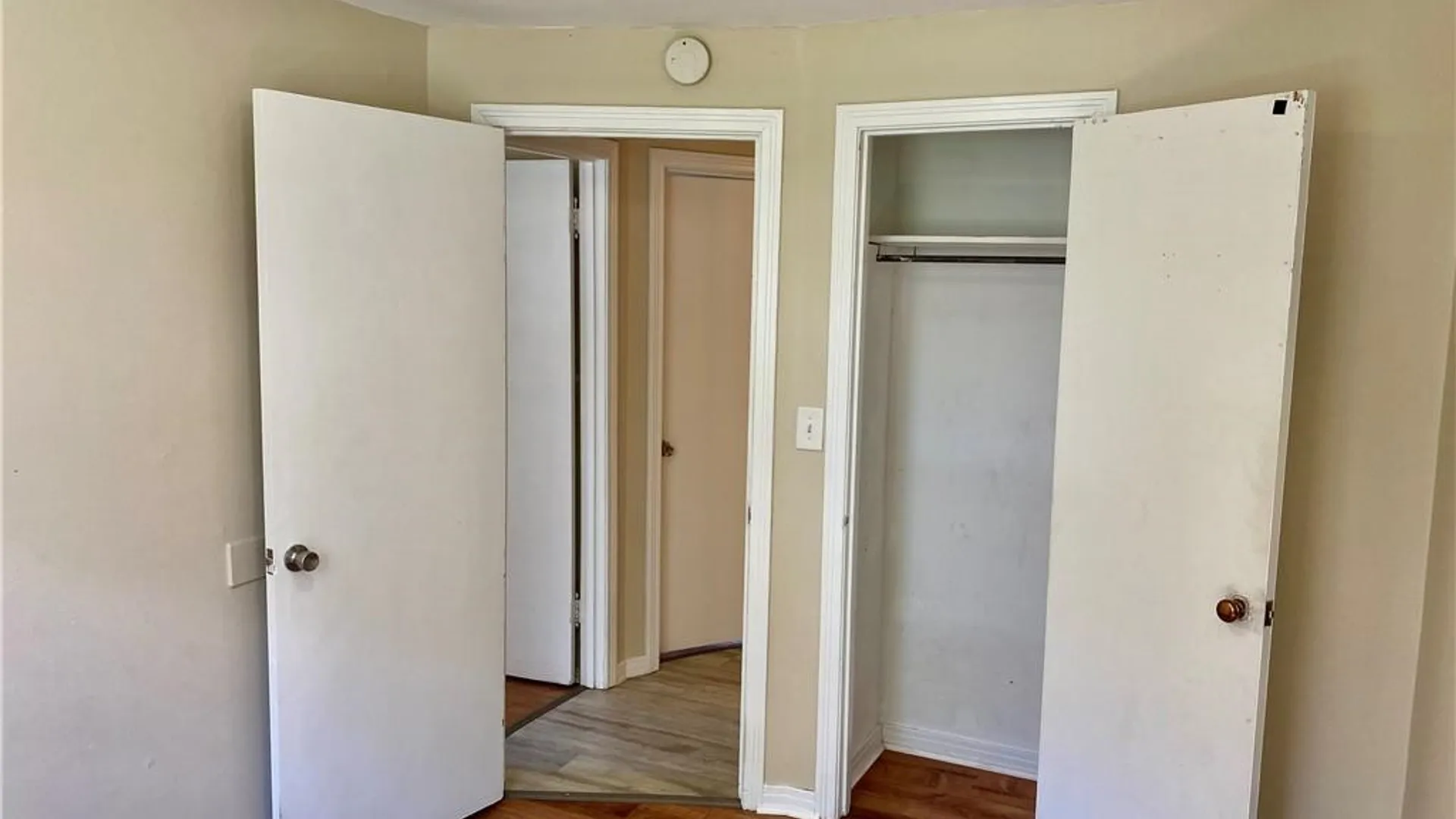Property at 220 Roxann Avenue, Cicero, NY 13212 3