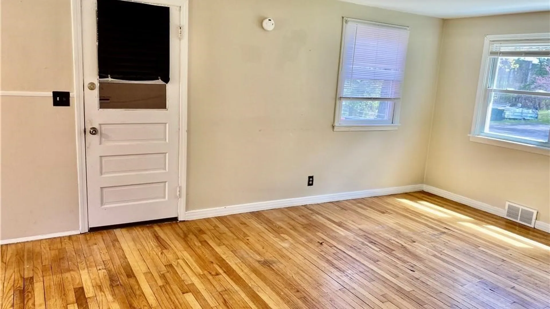 Property at 220 Roxann Avenue, Cicero, NY 13212 7