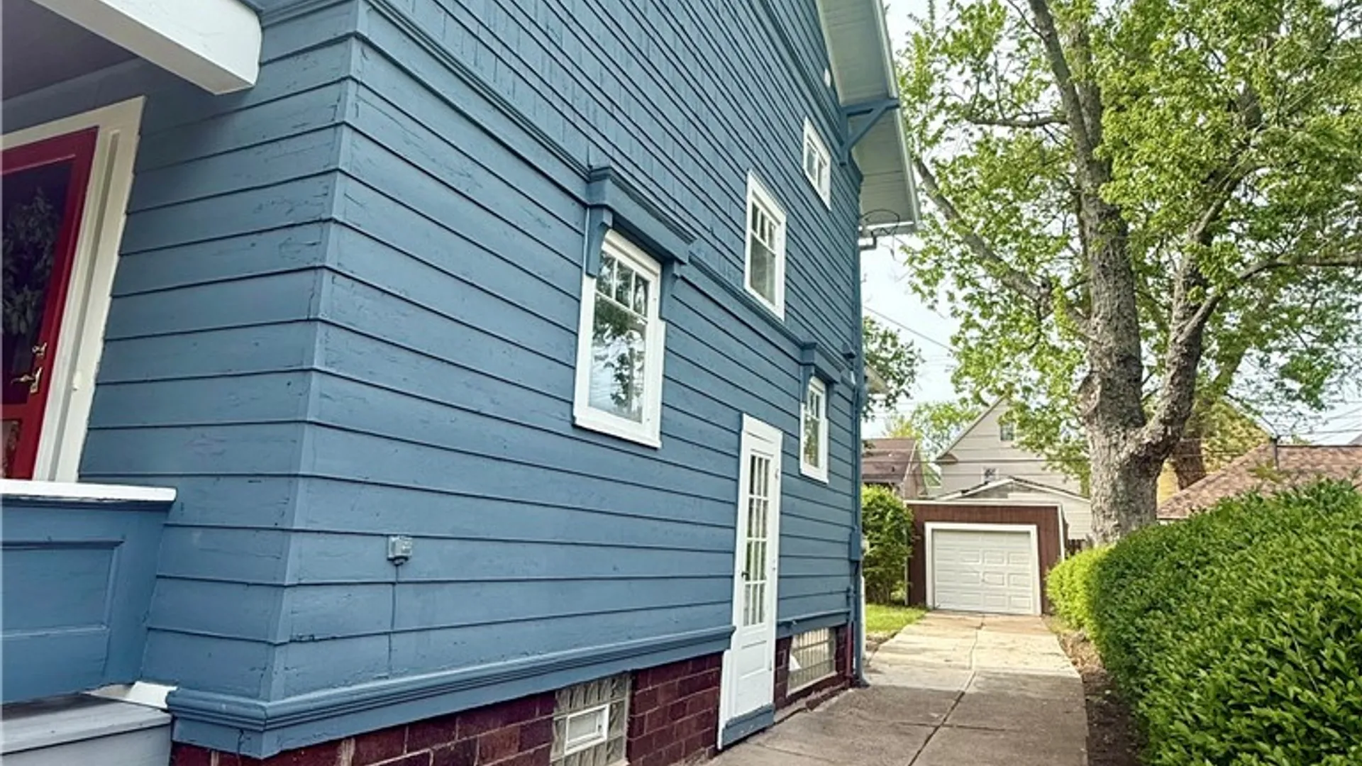 Property at 75 W Hazeltine Avenue, Tonawanda, NY 14217 4