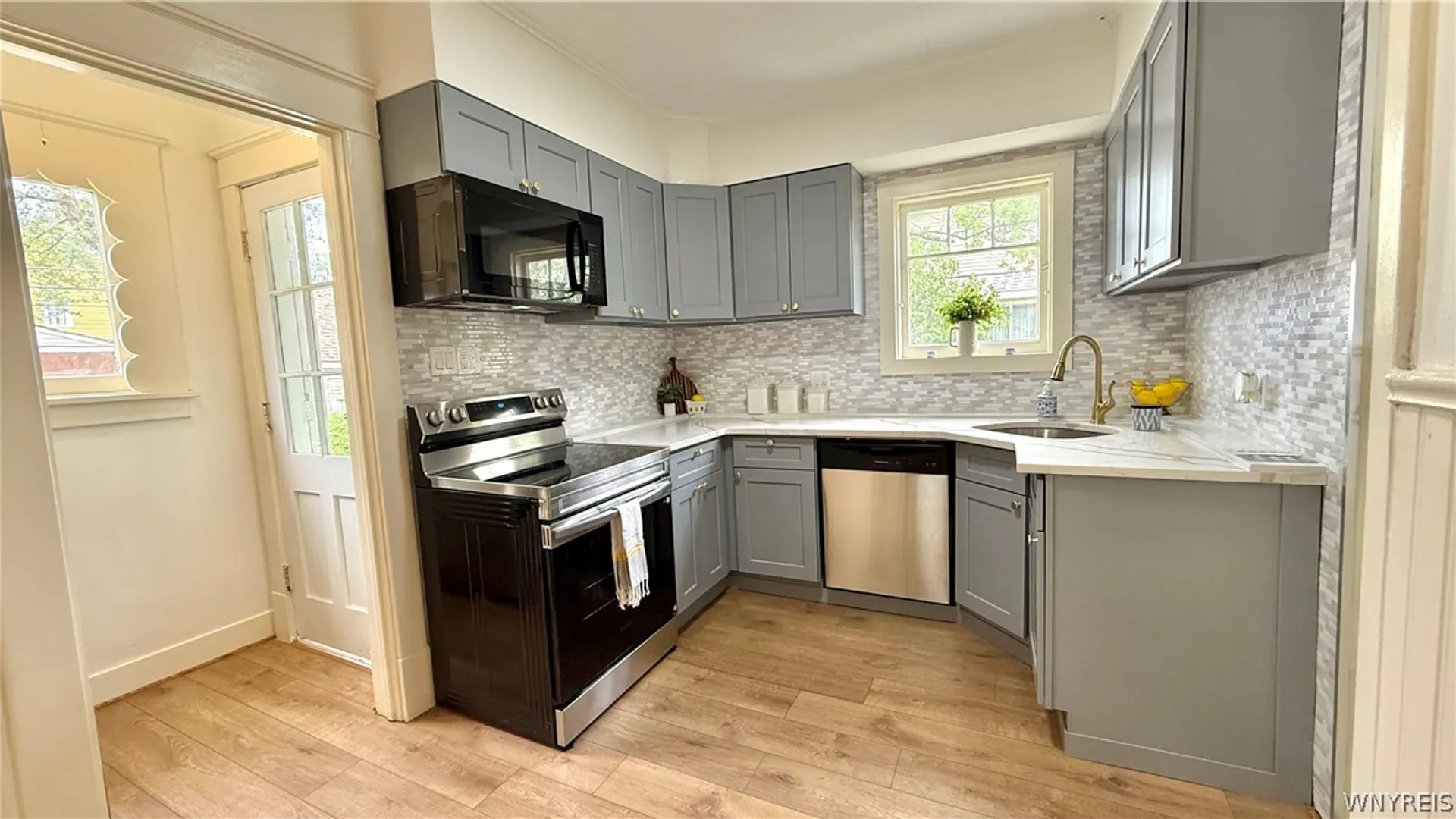 Property at 75 W Hazeltine Avenue, Tonawanda, NY 14217 14