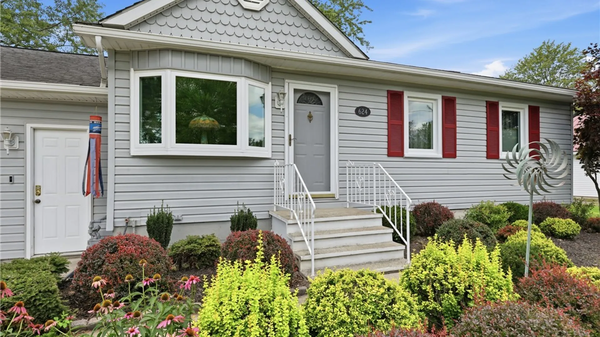 Property at 624 Alt Boulevard, Grand Island, NY 14072 5