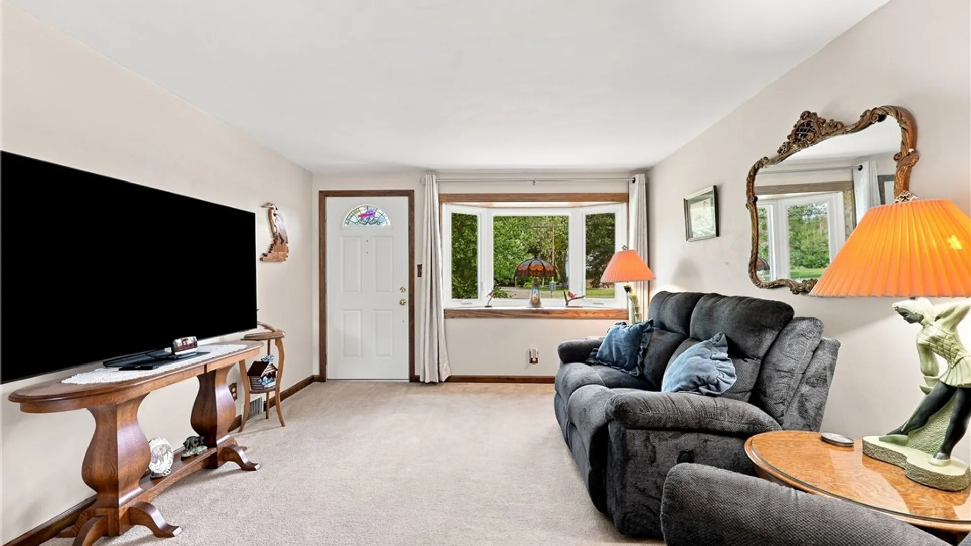 Property at 624 Alt Boulevard, Grand Island, NY 14072 6