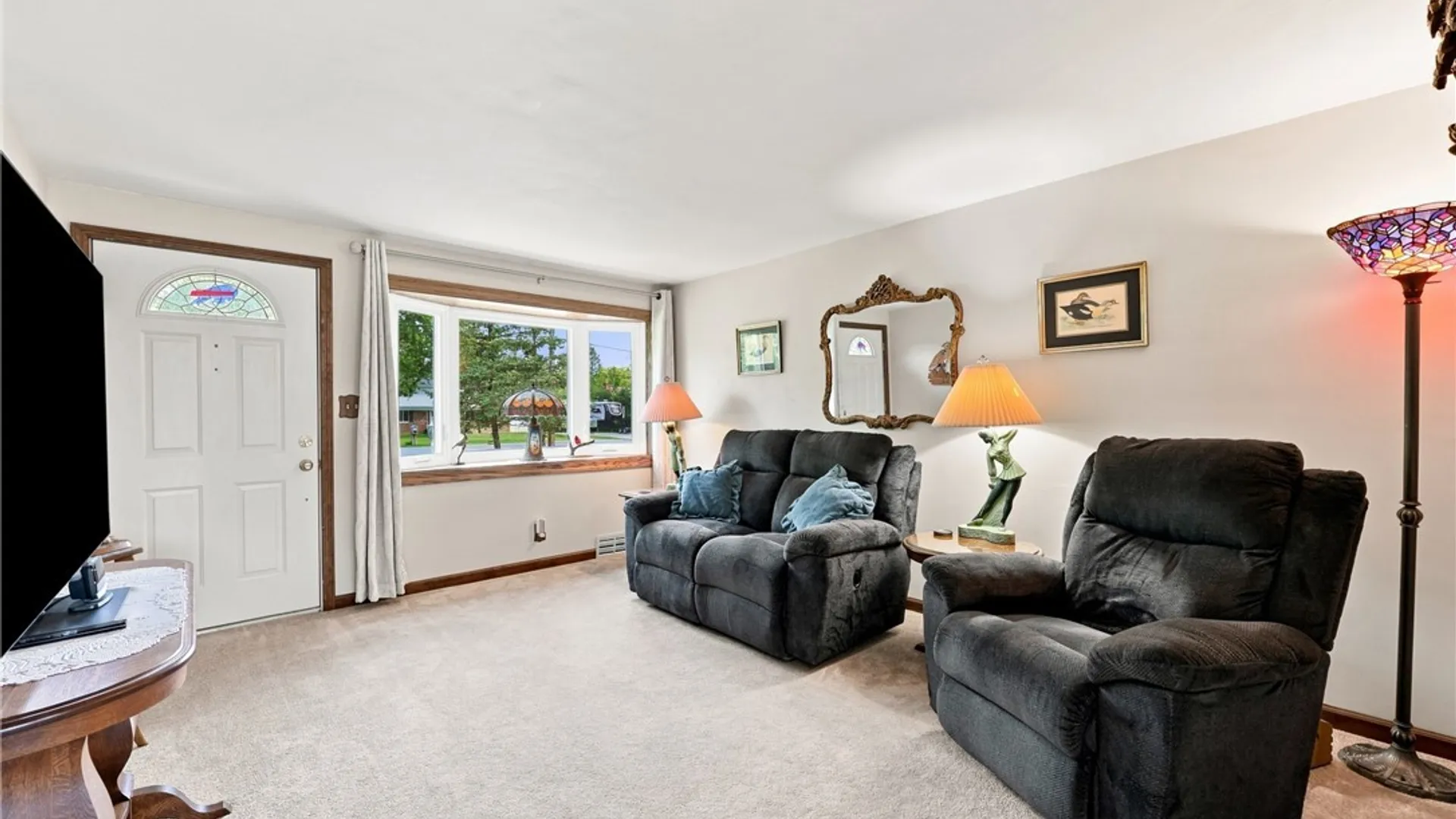 Property at 624 Alt Boulevard, Grand Island, NY 14072 7
