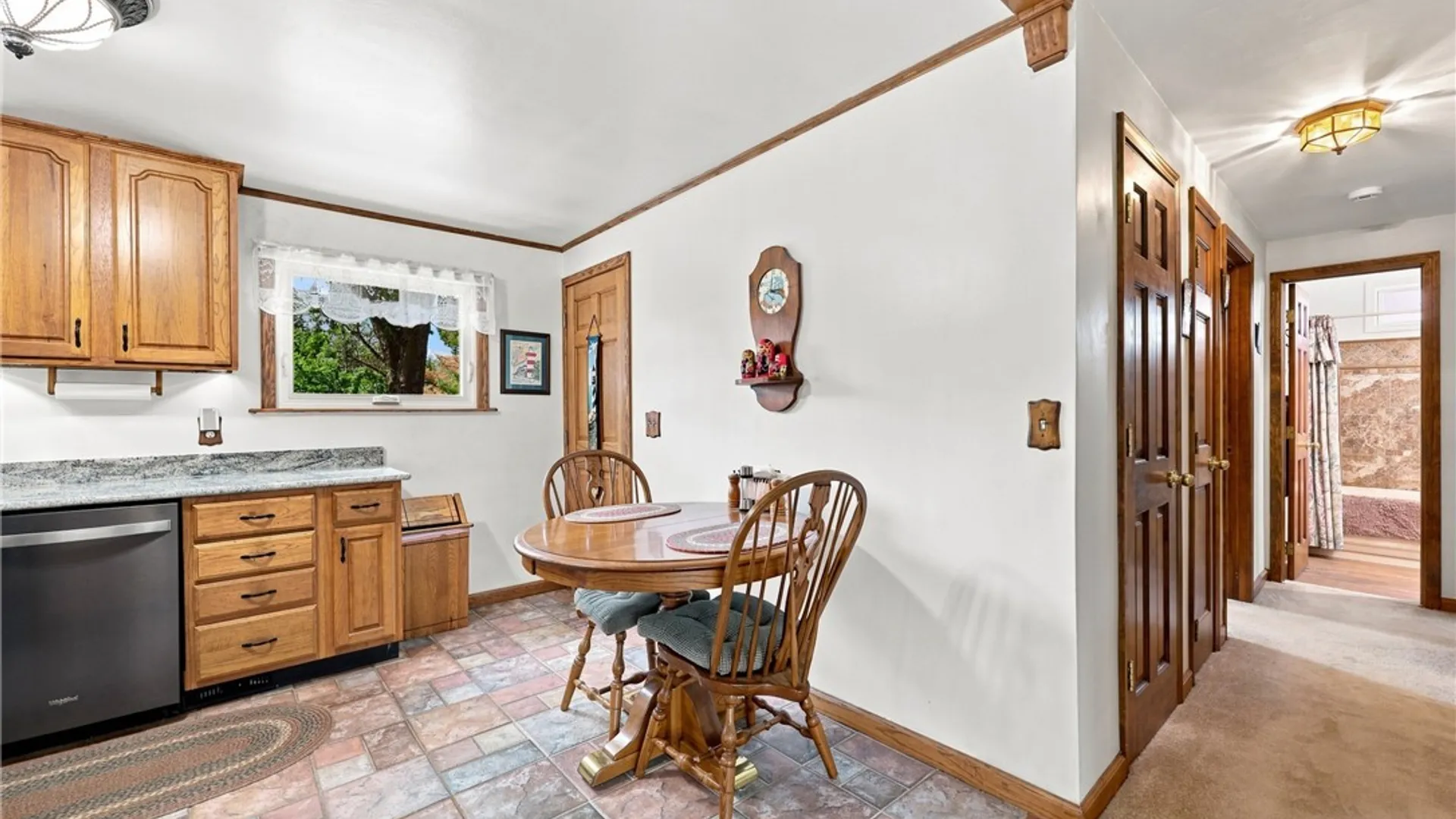 Property at 624 Alt Boulevard, Grand Island, NY 14072 10