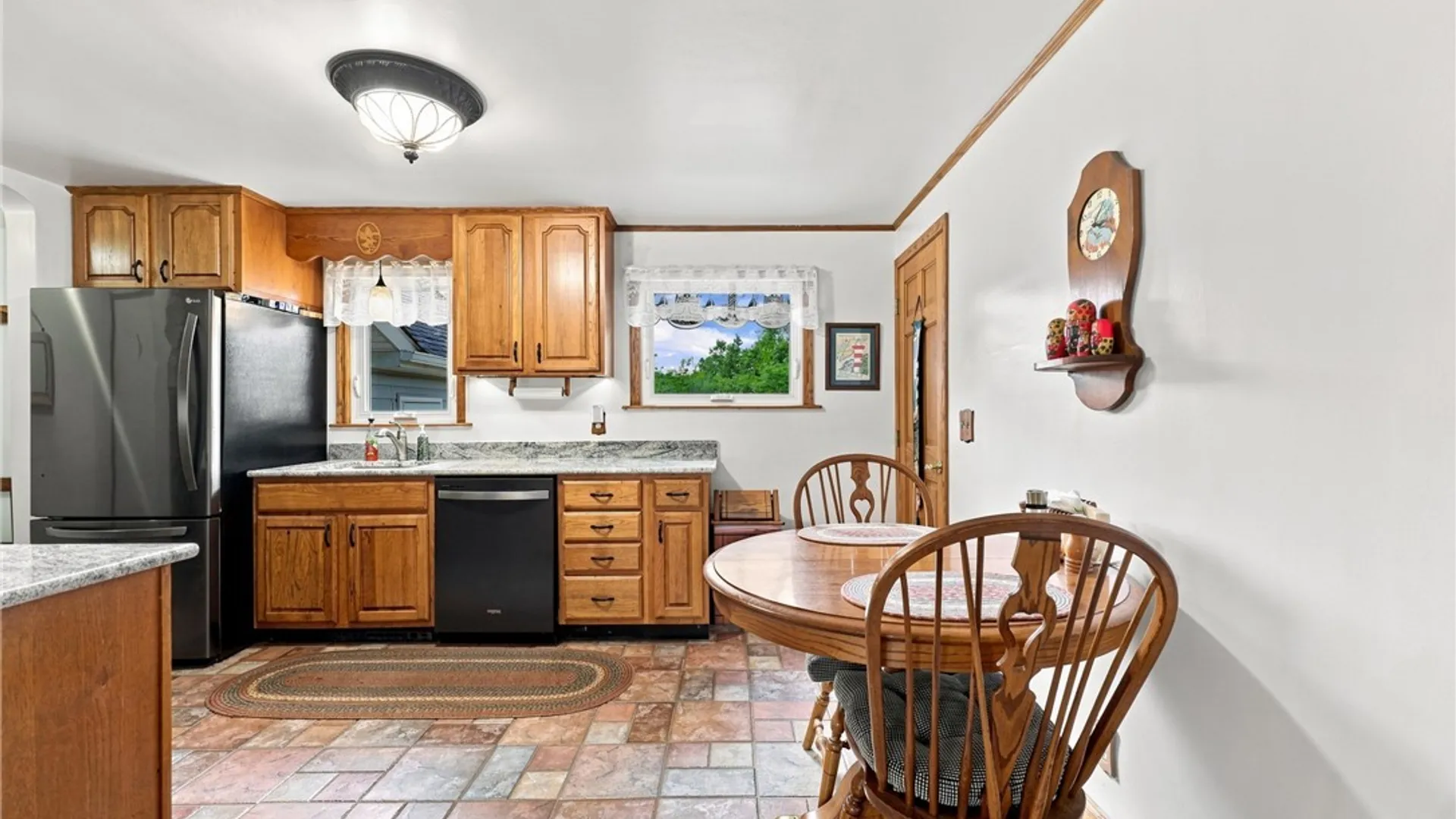 Property at 624 Alt Boulevard, Grand Island, NY 14072 11