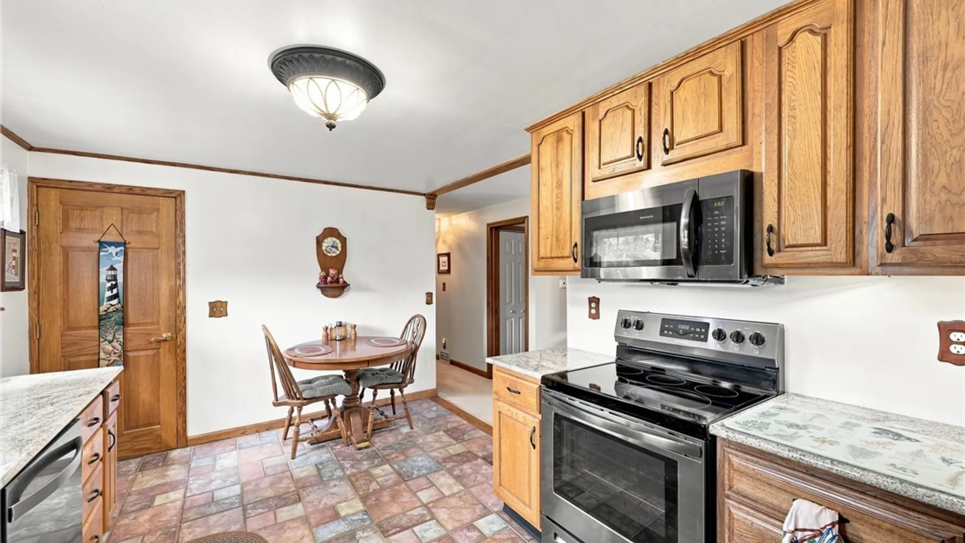 Property at 624 Alt Boulevard, Grand Island, NY 14072 15