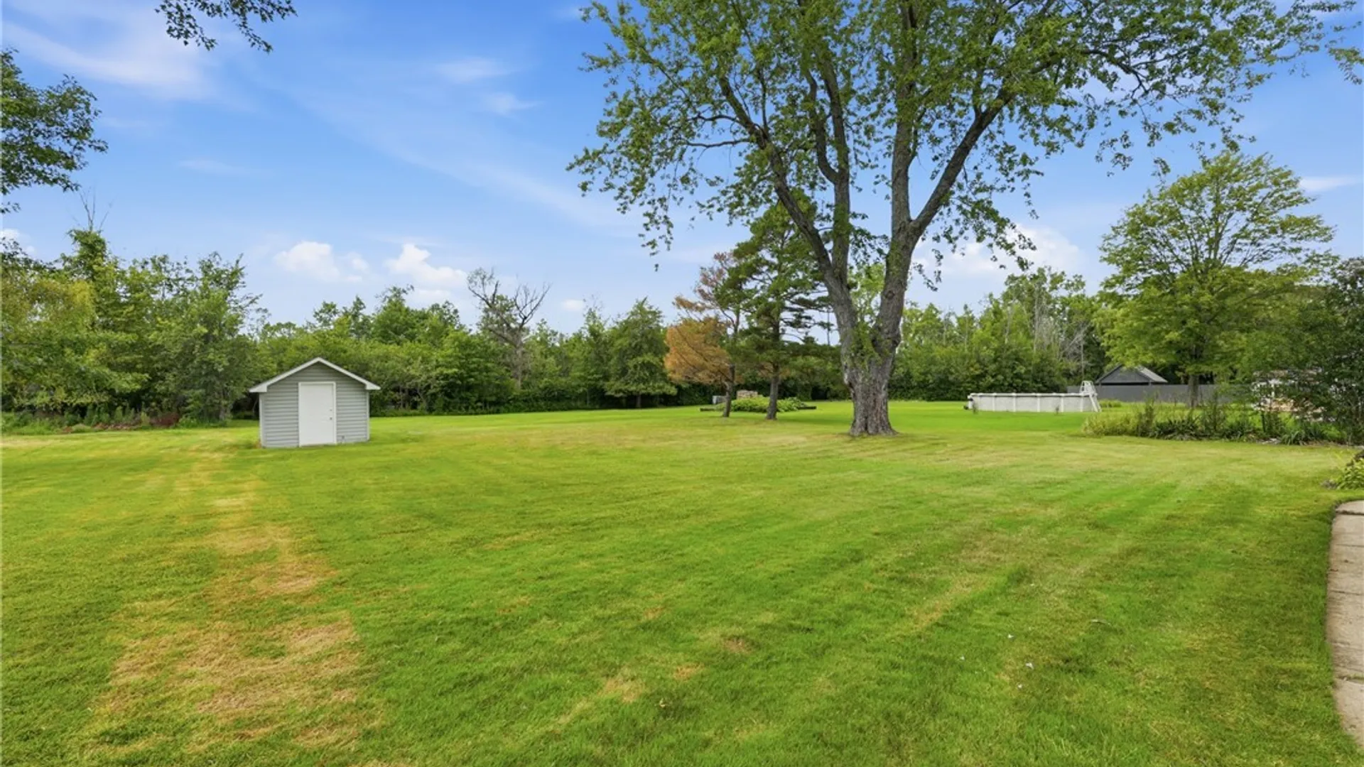 Property at 624 Alt Boulevard, Grand Island, NY 14072 38