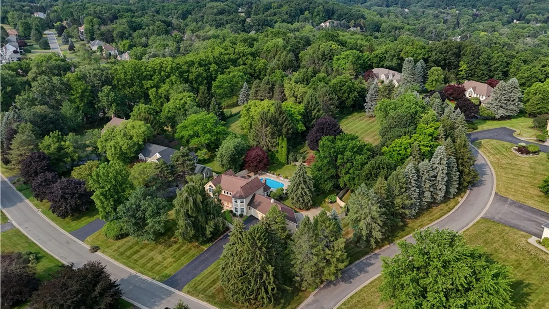 Property at 9 Foxboro Lane, Perinton, NY 14450 41