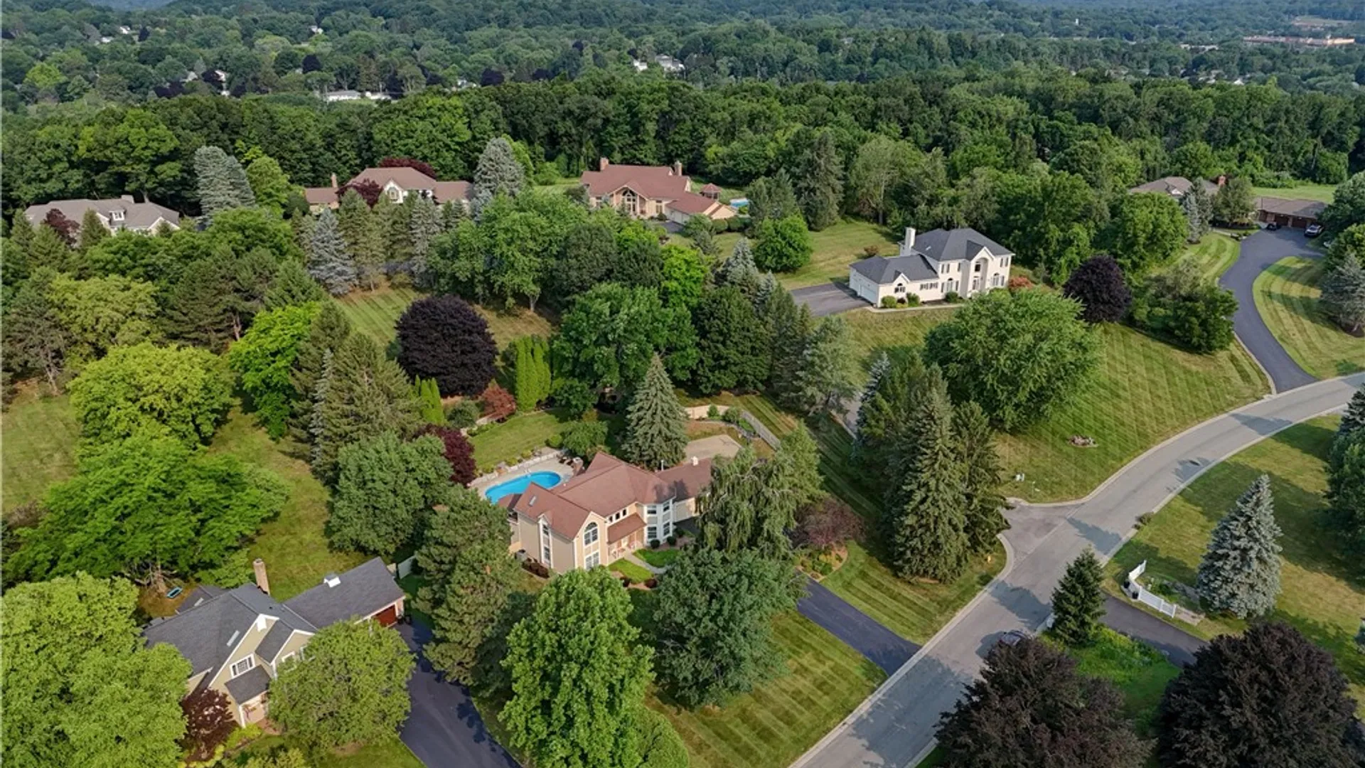 Property at 9 Foxboro Lane, Perinton, NY 14450 42
