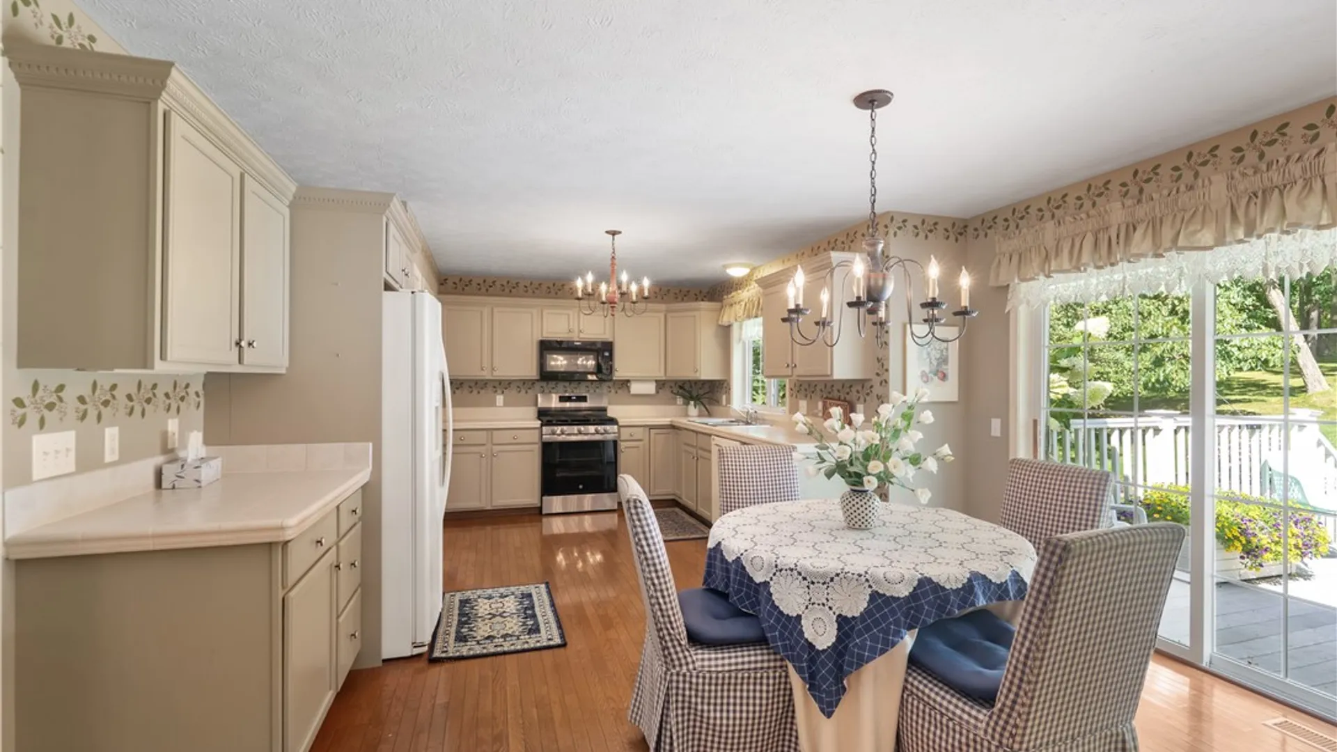 Property at 130 Longview Blvd Boulevard, Livonia, NY 14487 7