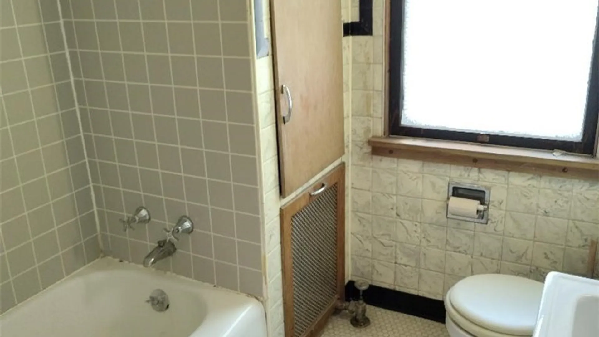 Property at 1568 Elmwood Avenue, Buffalo, NY 14207 31