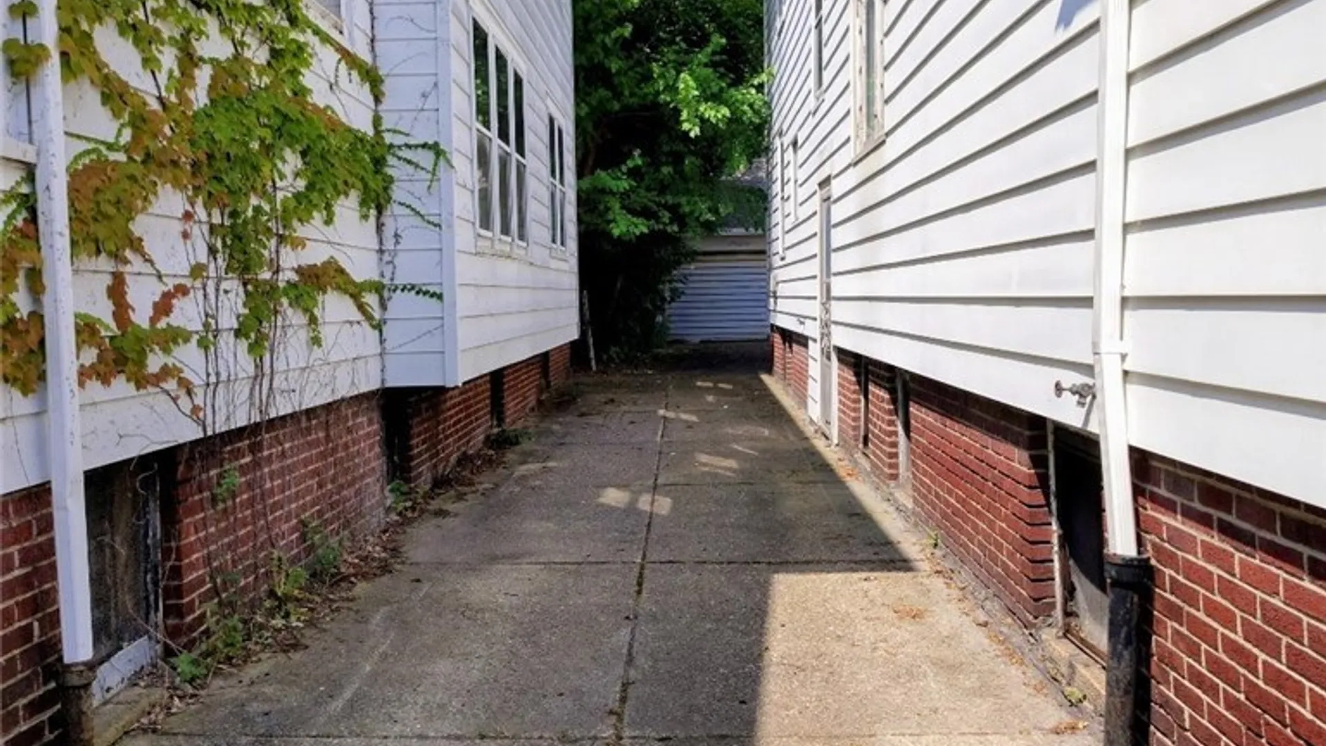Property at 1568 Elmwood Avenue, Buffalo, NY 14207 39