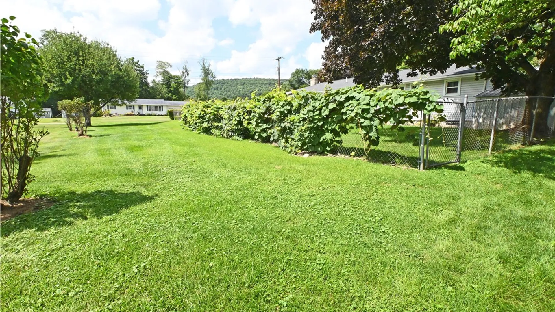 Property at 2 Cayuga Drive, Big Flats, NY 14845 5