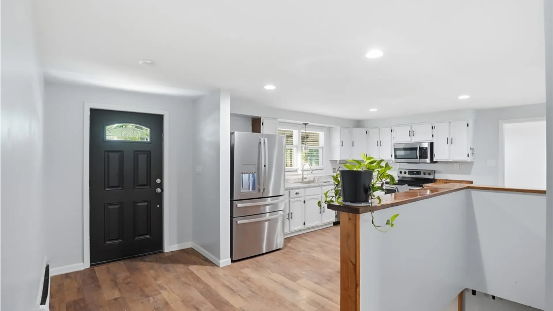 Property at 512 Parkside Place, Porter, NY 14174 13
