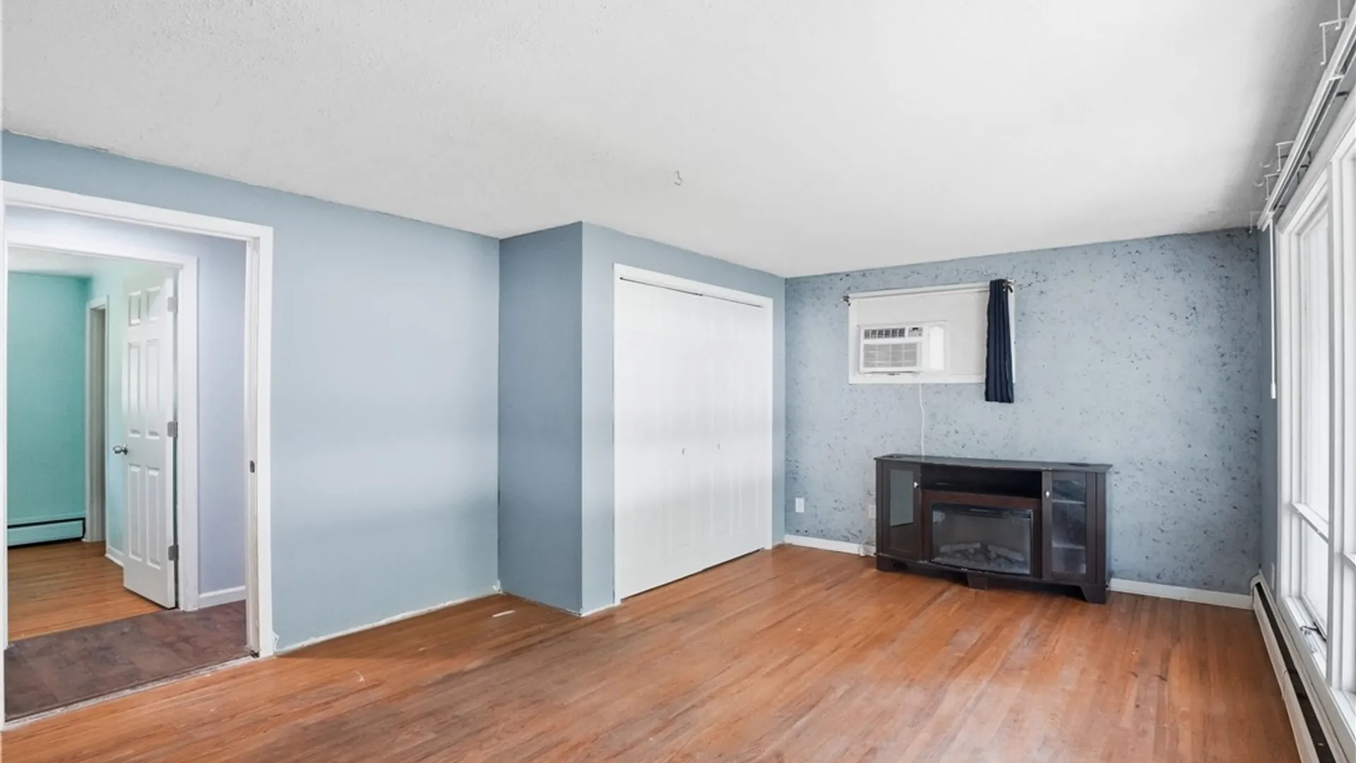 Property at 512 Parkside Place, Porter, NY 14174 23