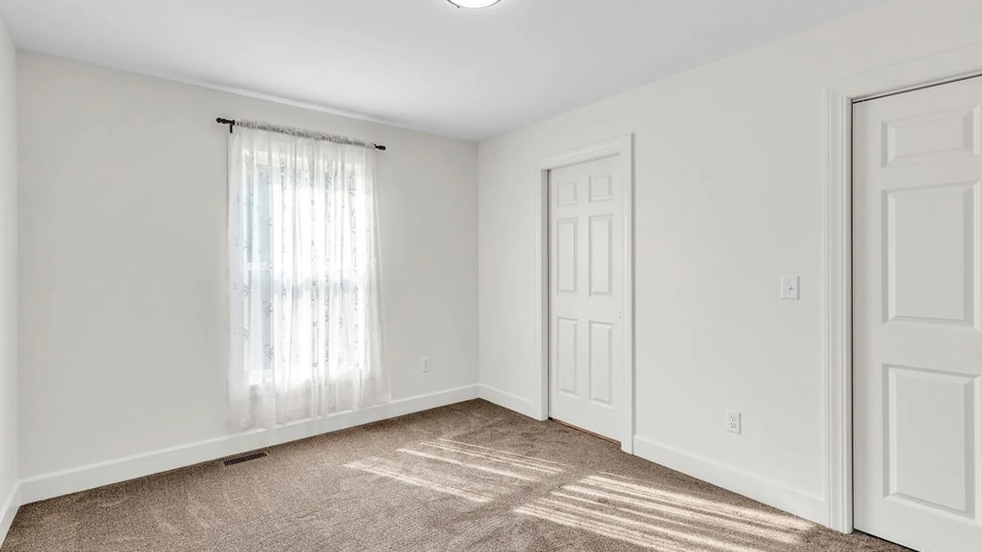 Property at 4017 West River Parkway, Grand Island, NY 14072 25