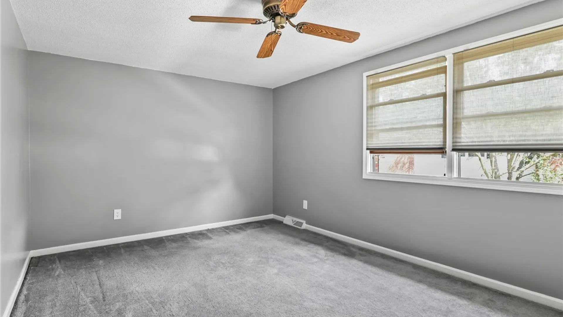 Property at 287 Wimbledon Court, West Seneca, NY 14224 32