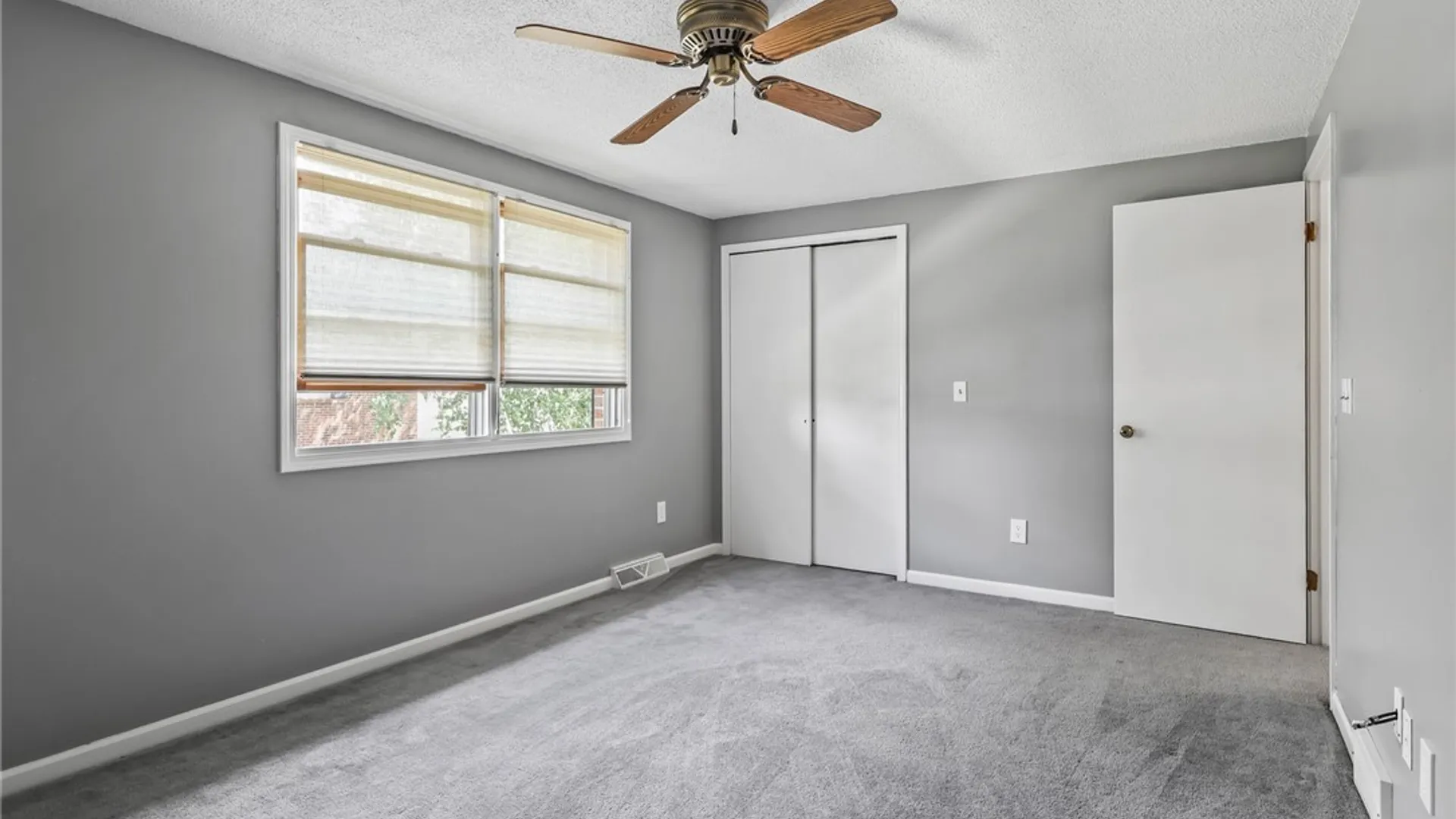 Property at 287 Wimbledon Court, West Seneca, NY 14224 35