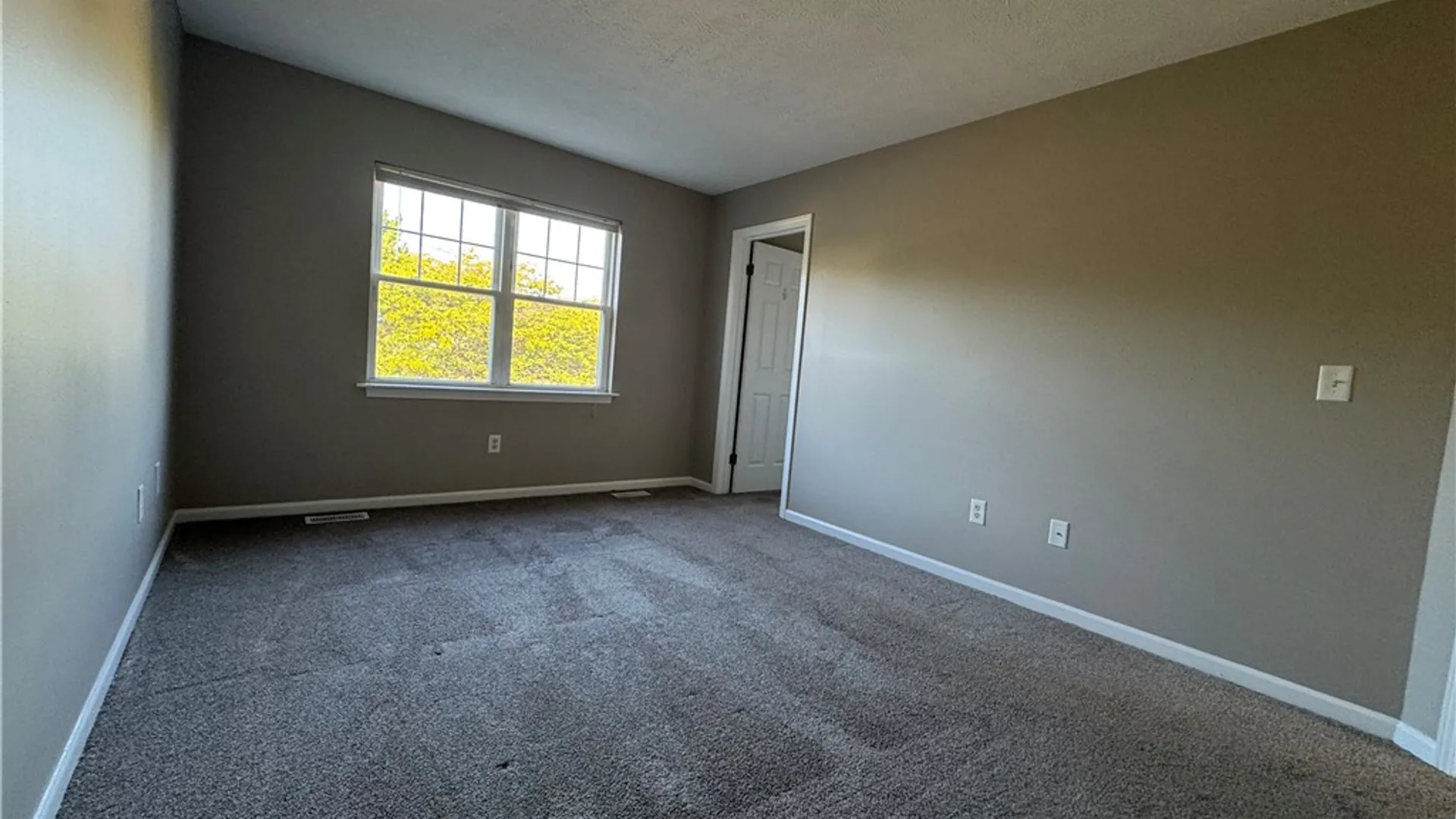 Property at 749 Royal Sunset Drive, Webster, NY 14580 22