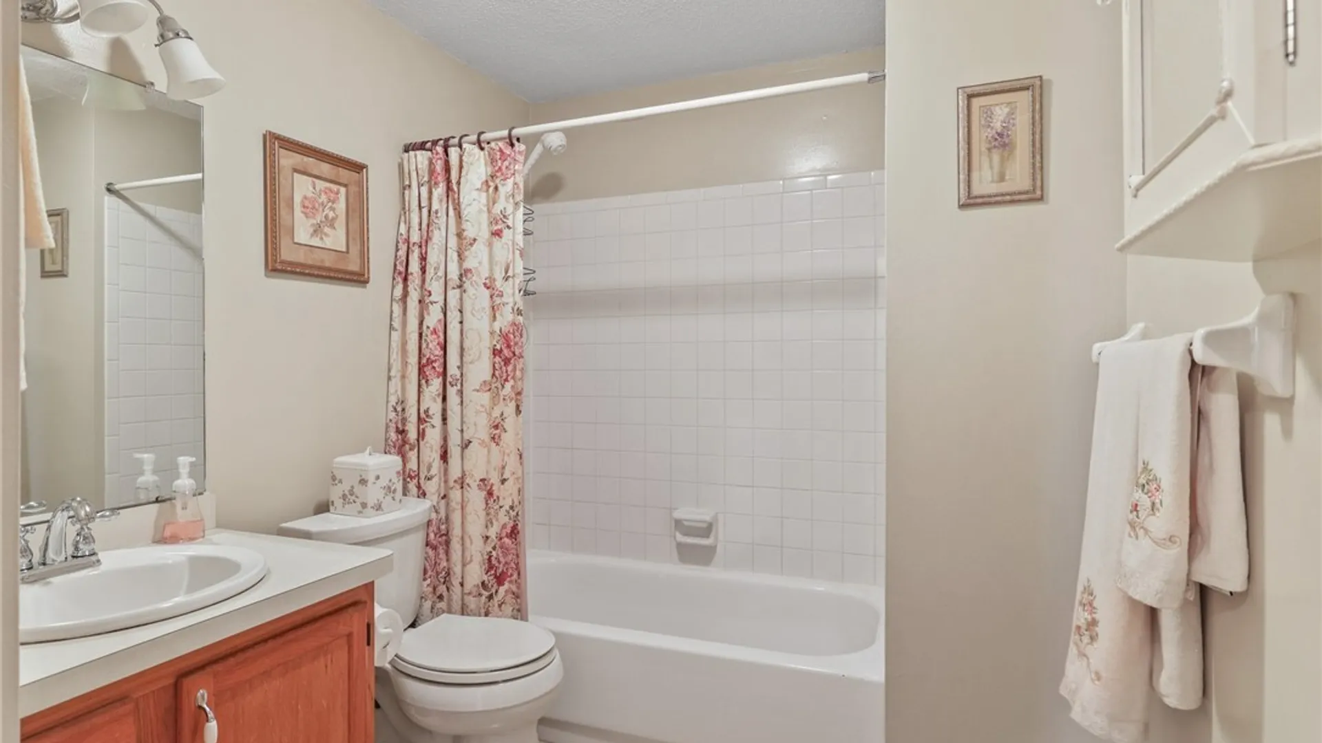 Property at 4328 Twilight Lane, Hamburg, NY 14075 21